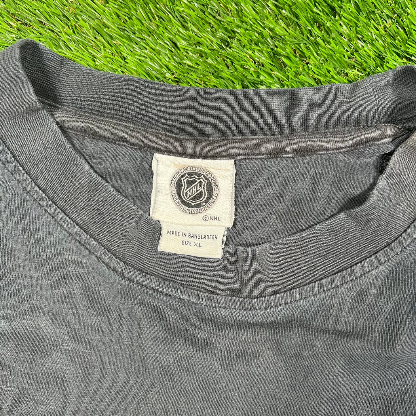 Y2K New Jerey Devils Washed Black Tee Size XL USED v17478