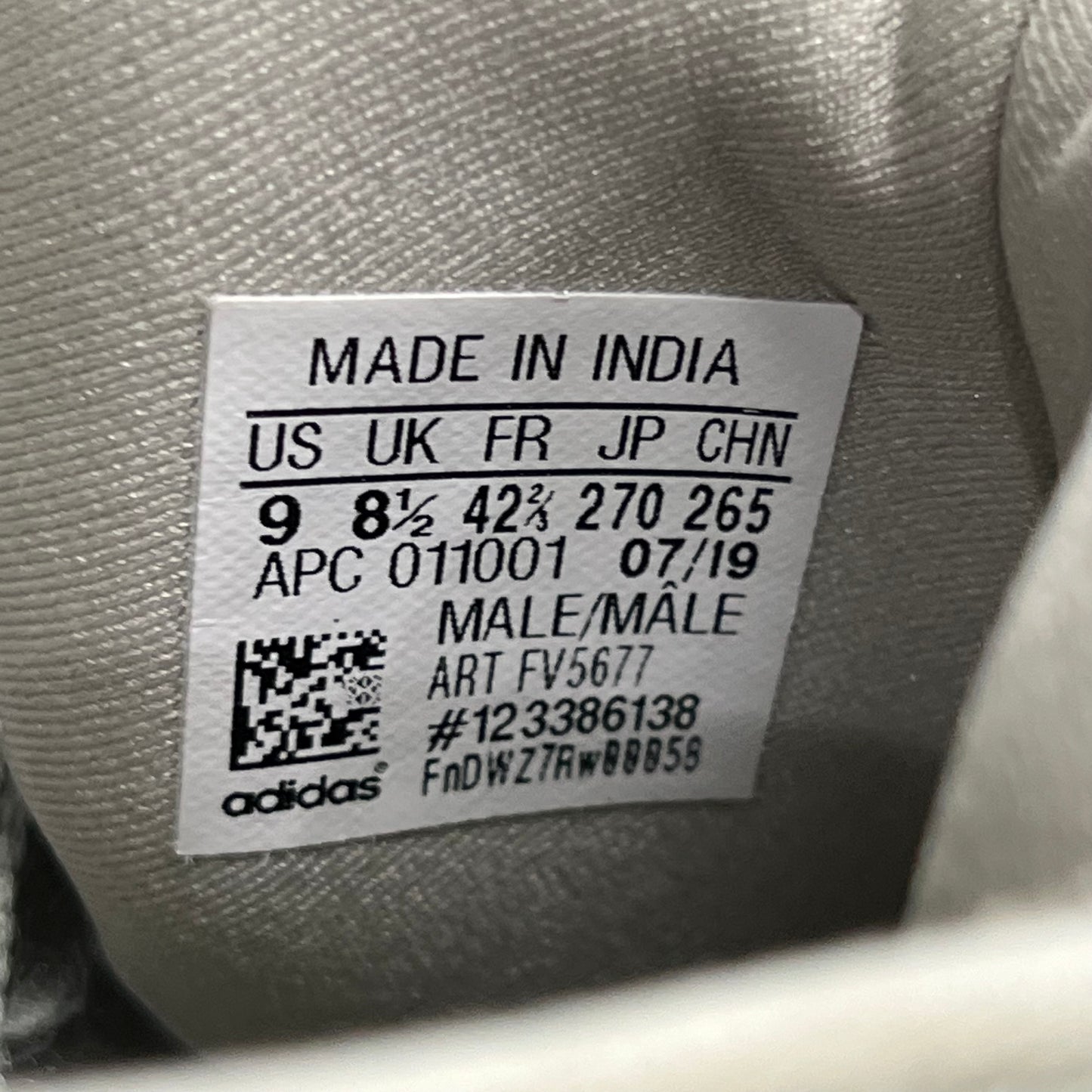 Yeezy Desert Boot Salt (2019) Size 9 USED s18112