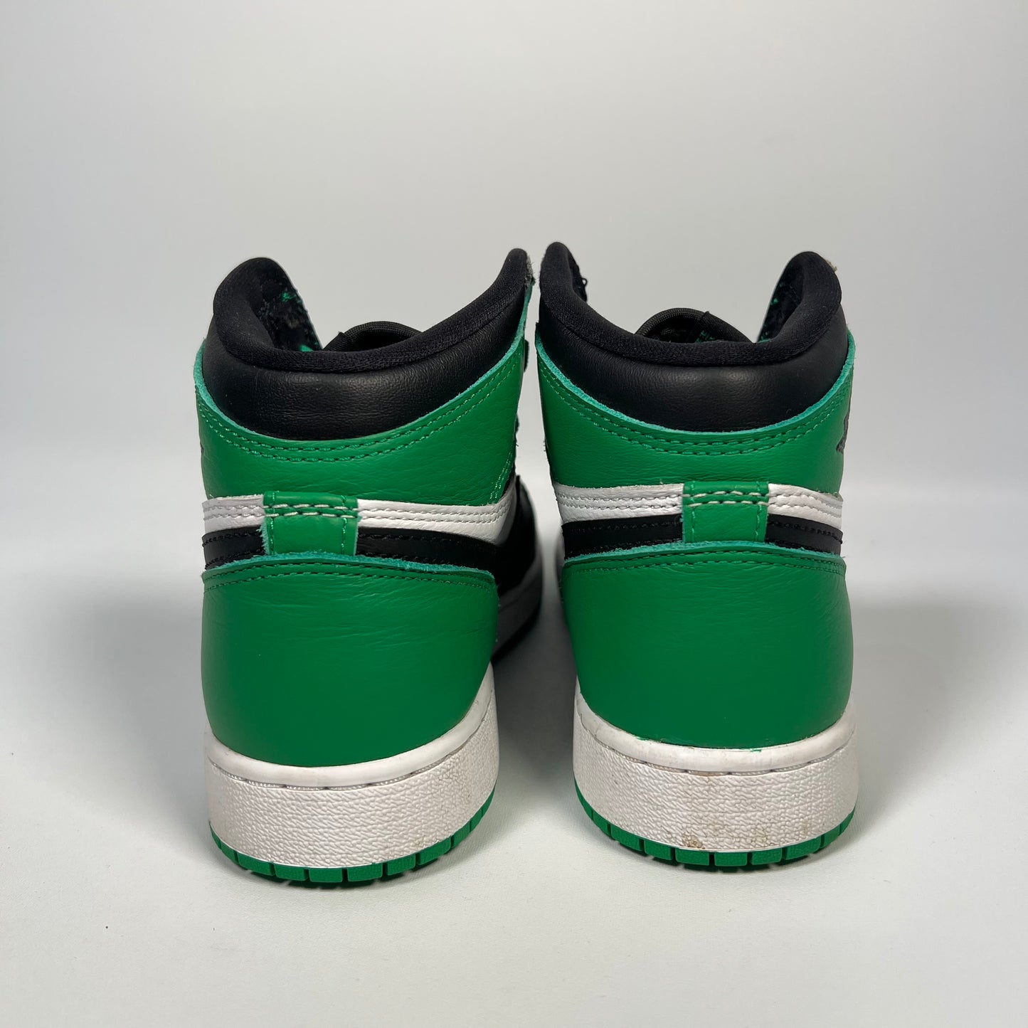 Jordan 1 High Lucky Green (2022) Size 4.5y USED s17697