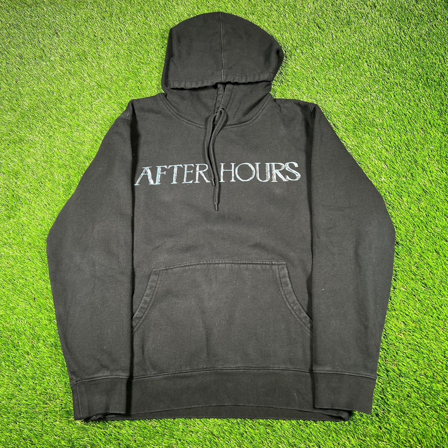 The Weekend Black After Hours XO Logo Hoodie Size Medium USED v16917