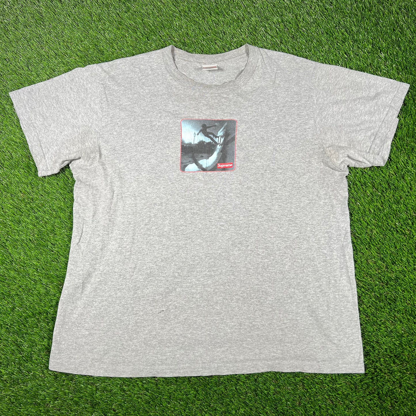 Supreme Grey Shadow Tee (2021) Size Medium USED x14731