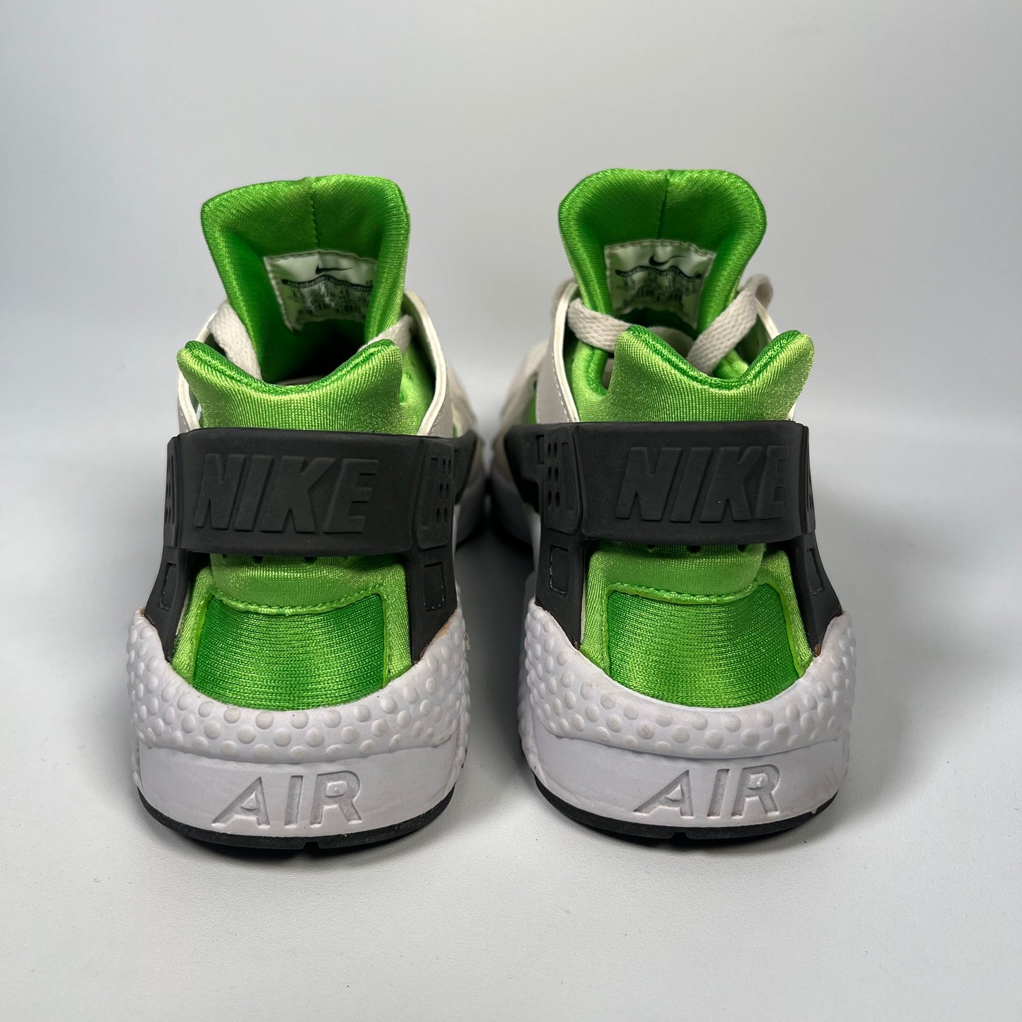 Nike Air Huarache Action Green Vivid Orange White Size 8.5 USED s17599
