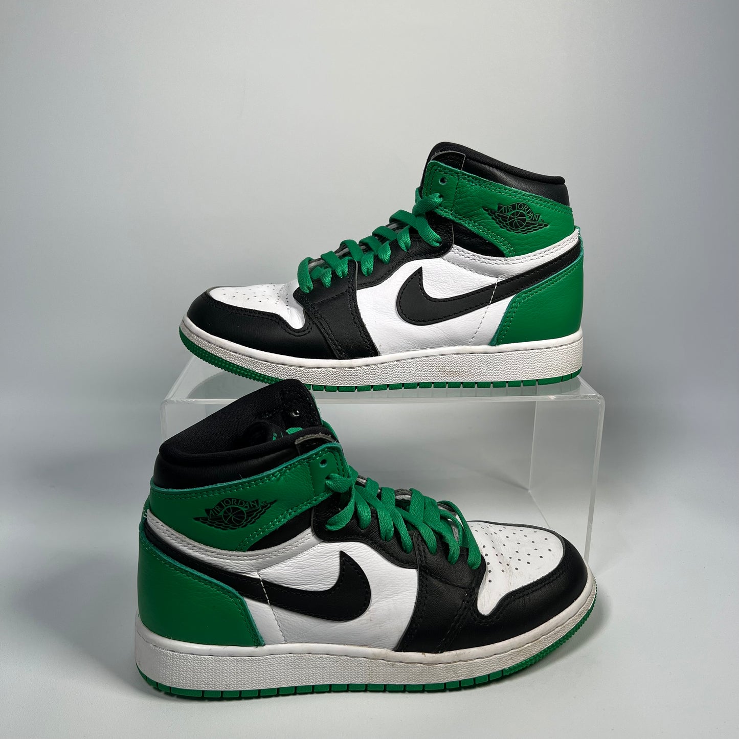 Jordan 1 High Lucky Green (2022) Size 4.5y USED s17697