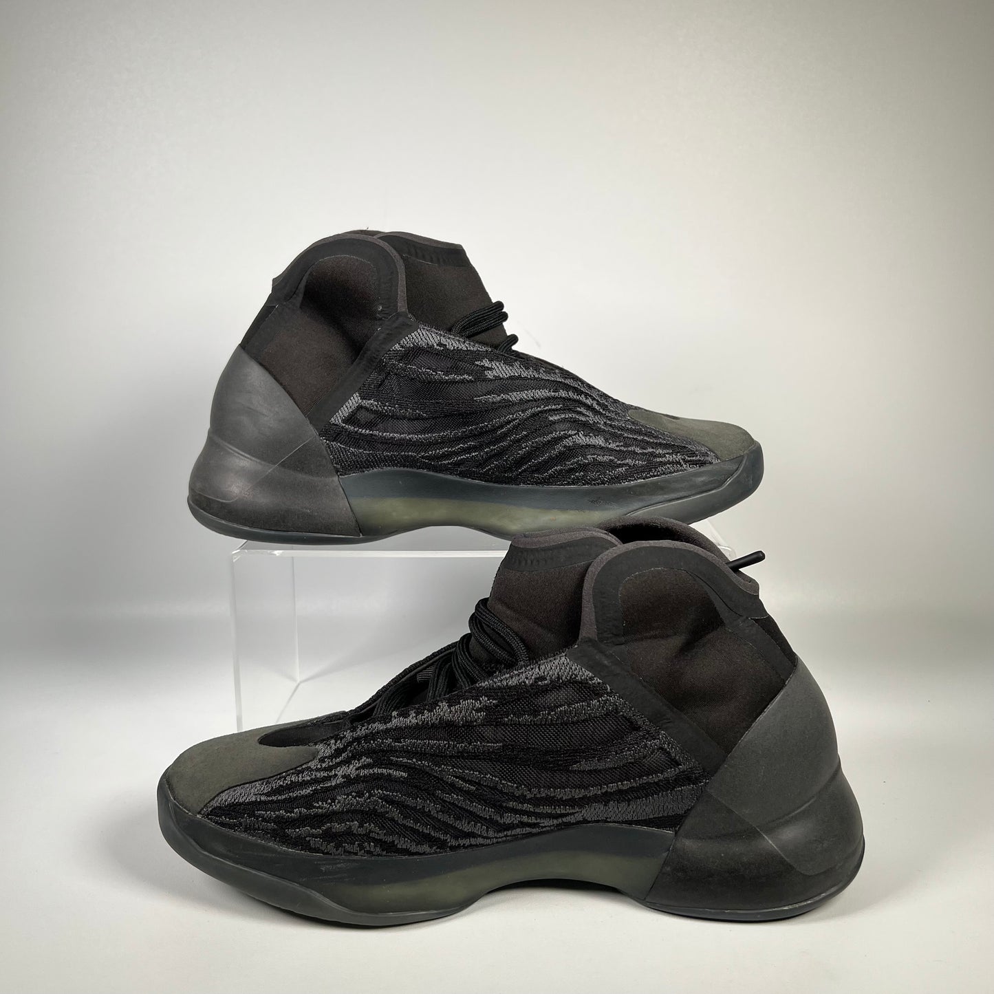 Adidas Yeezy Quantum Onyx (2021) Size 9 USED s18003