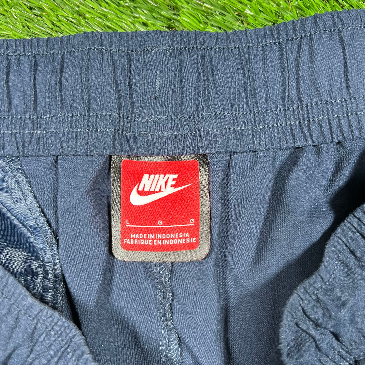 Nike Navy Nylon Windbreaker Pants Size Large USED v16991