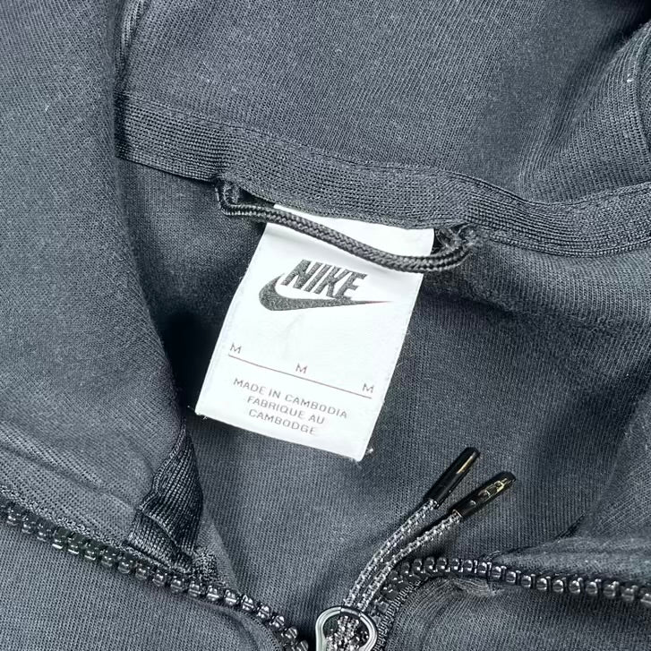 Nike Tech Black Zip Up Hoodie Size Medium USED v20203