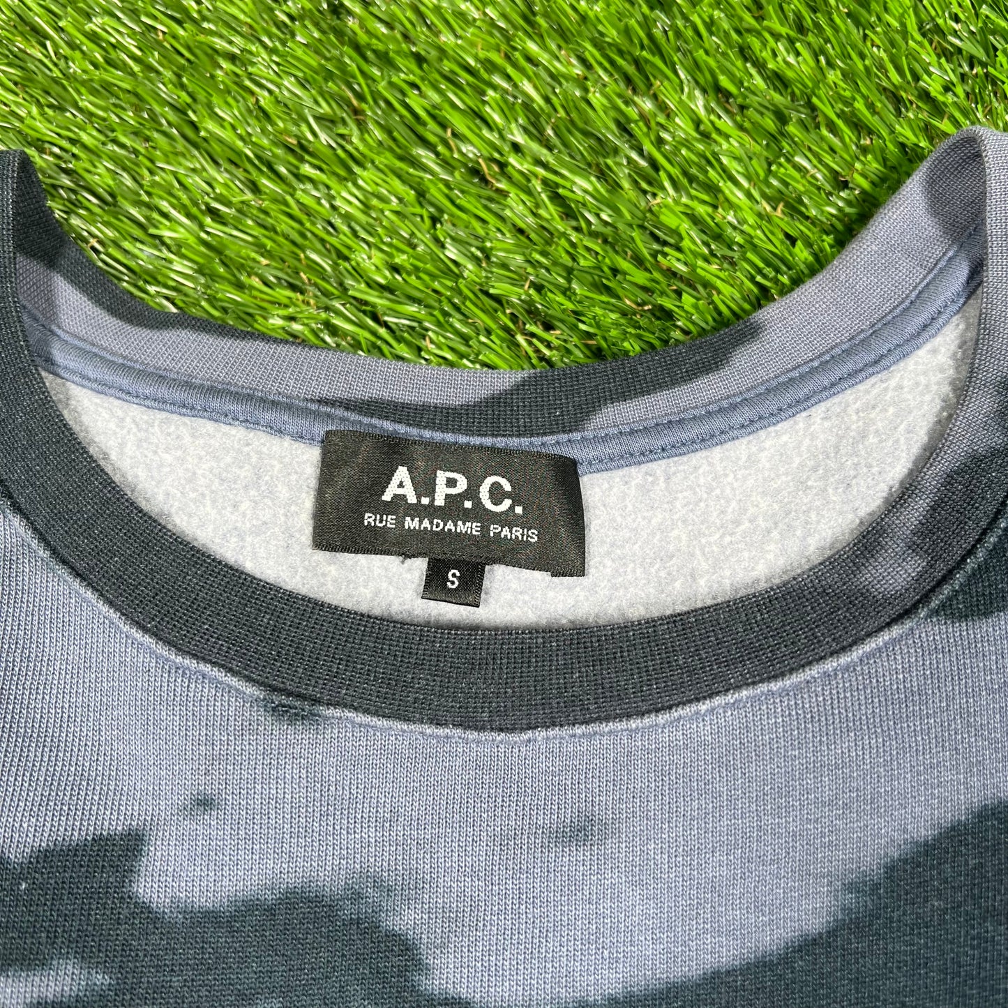 APC Rue Madame Blue Camo Crewneck Size Small USED x14600