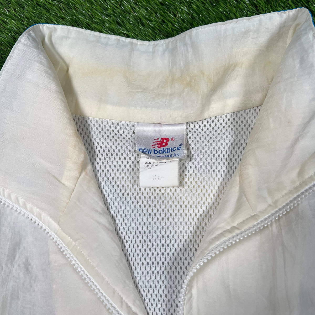 1990s New Balance White/Blue/Black Nylon Track Jacket Size XL USED v17027