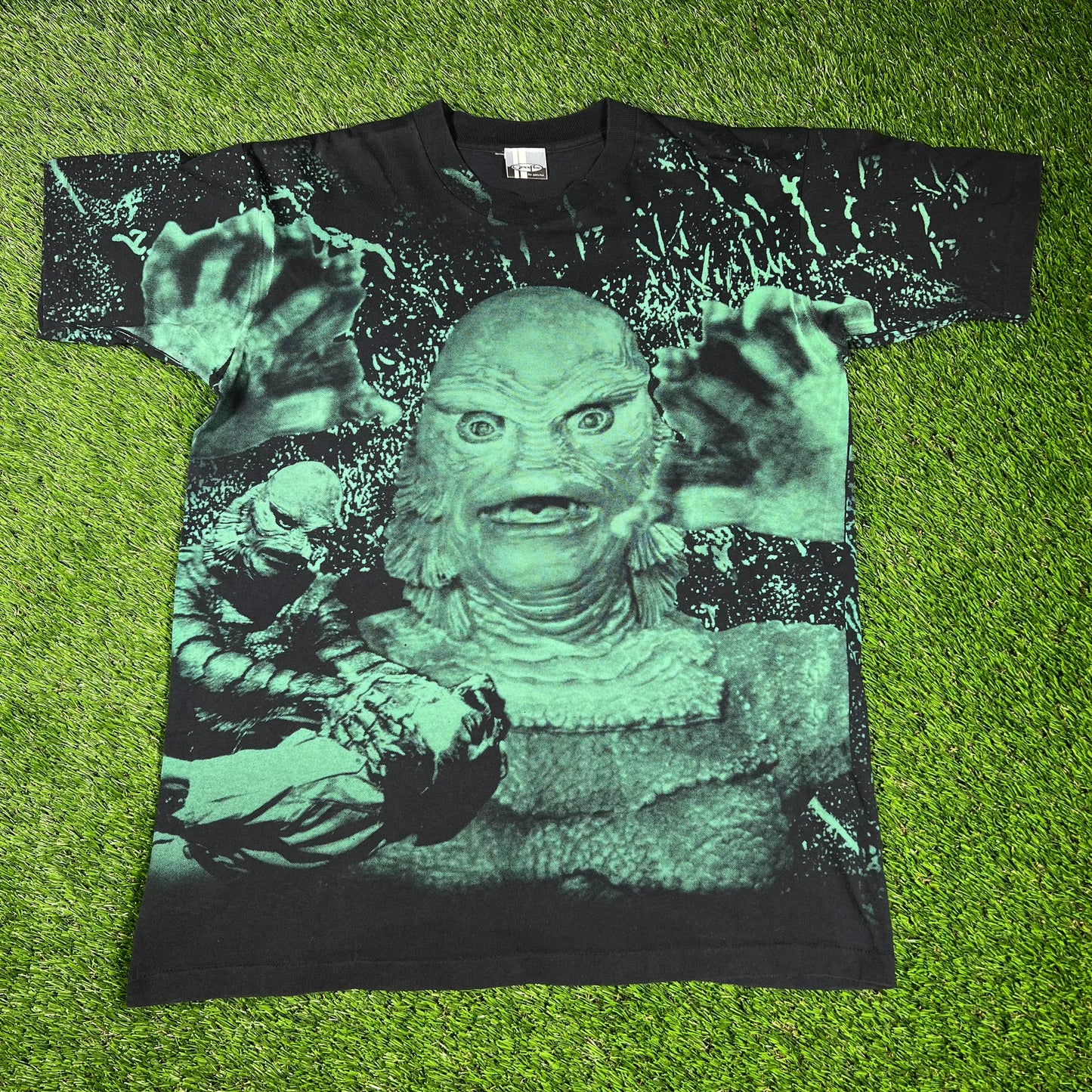 1990s AOP Creature from the Black Lagoon Tee Size XL USED v16638