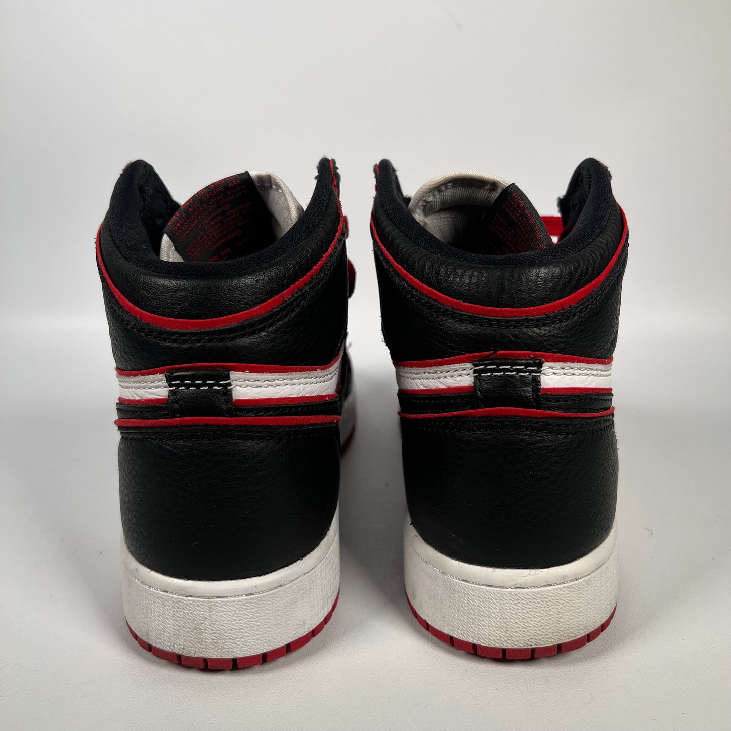 Jordan 1 Bloodline (2019) Size 5.5y USED s17806