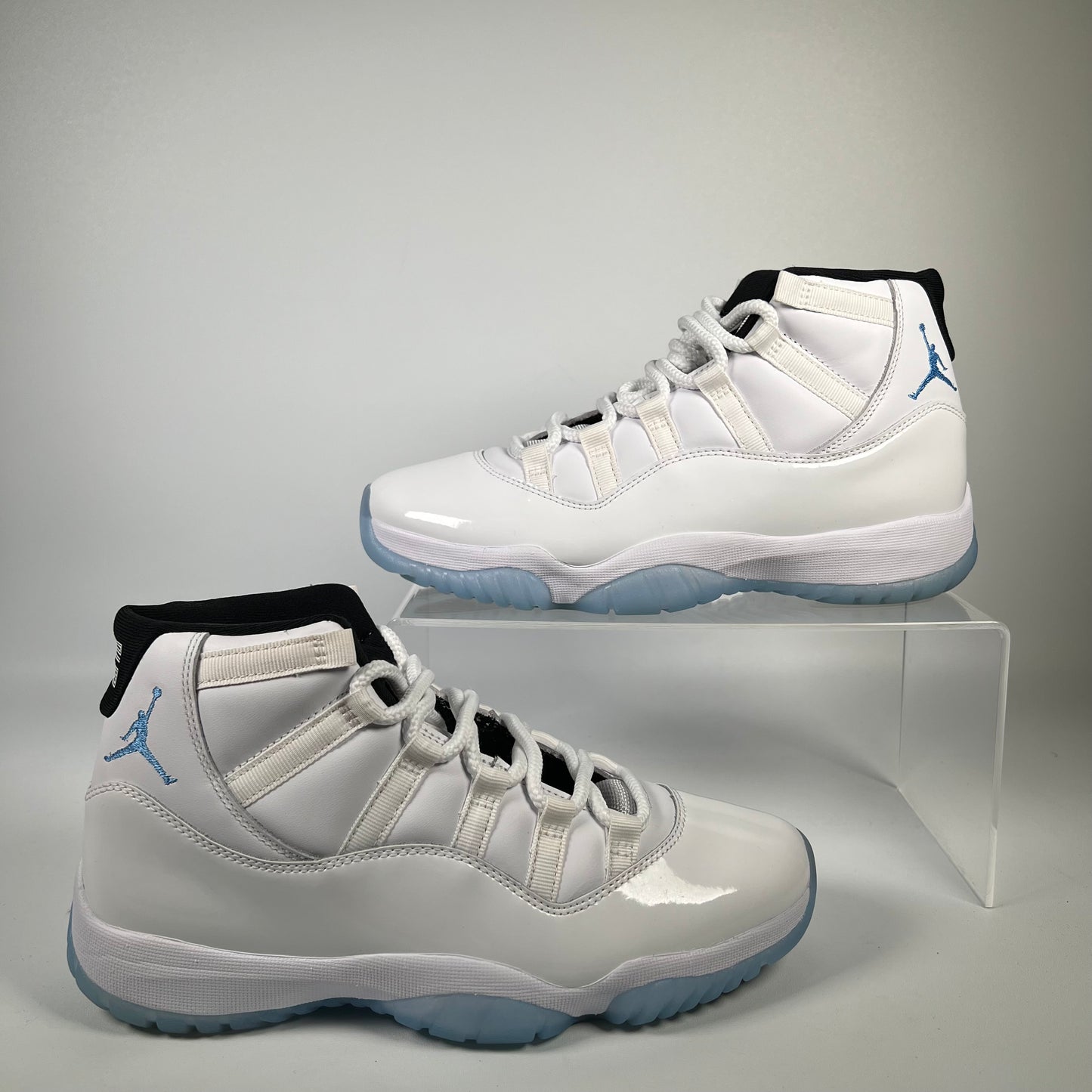 Jordan 11 Legend Blue (2024) Size 7 USED s18749