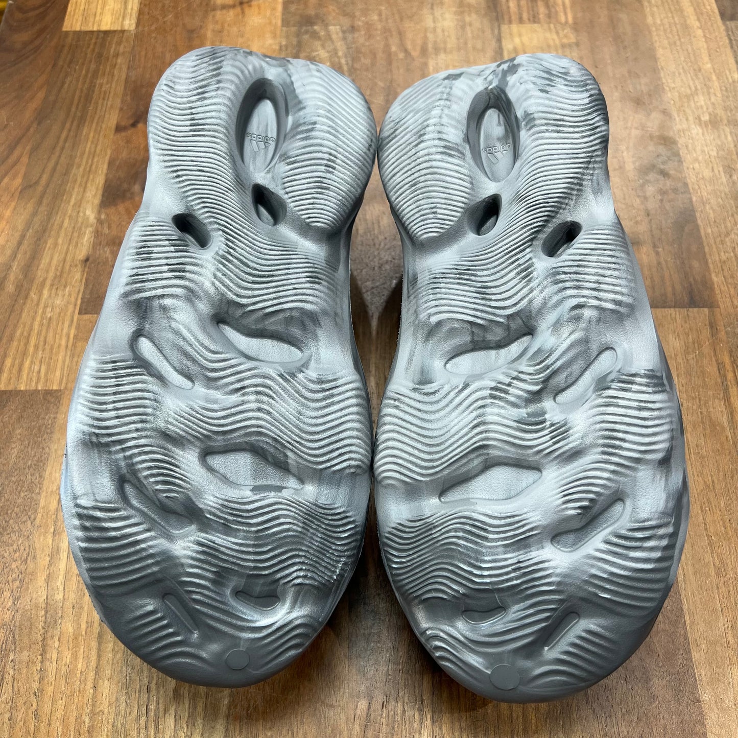 Yeezy Foam Runner MX Granite Size 11 NEW s17285