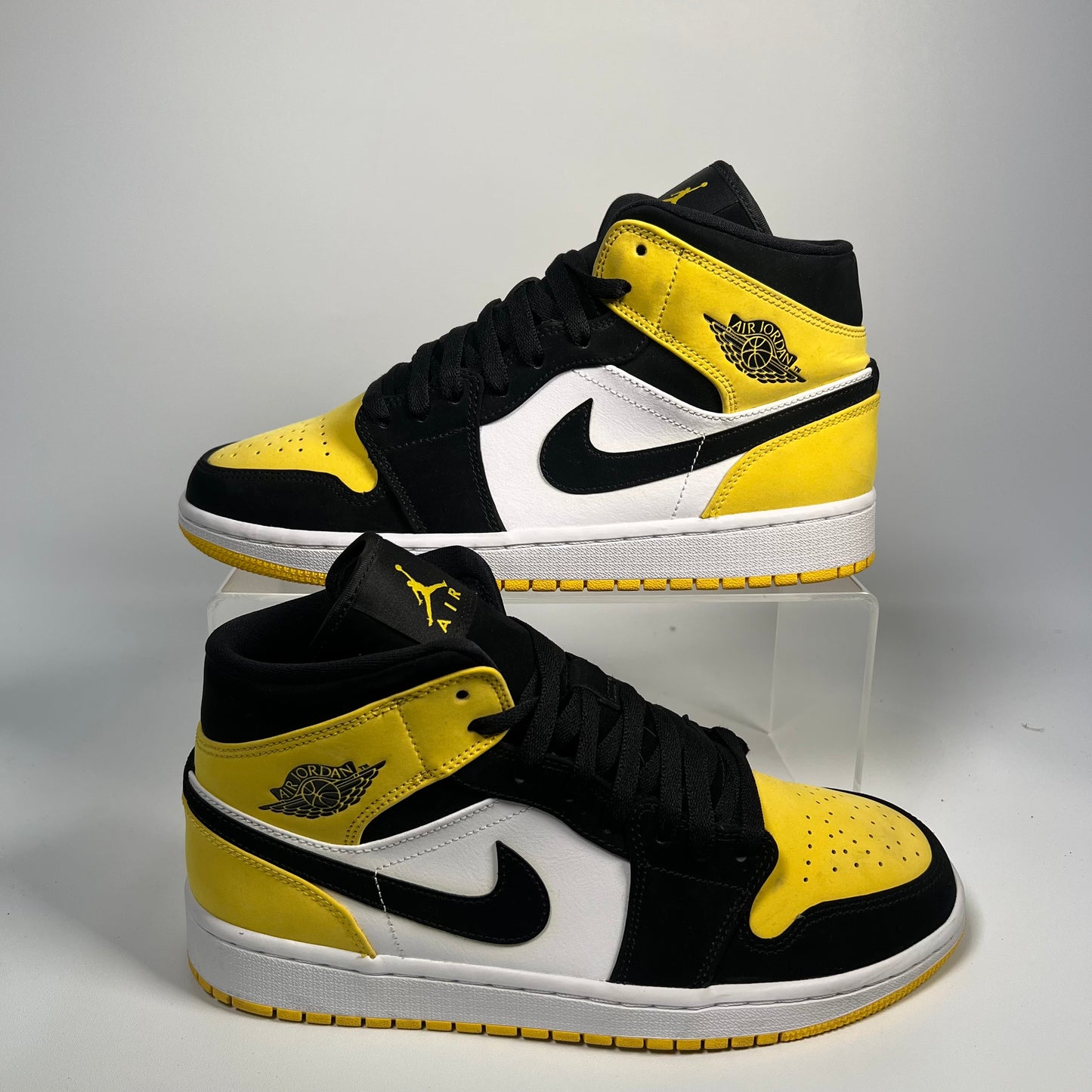 Jordan 1 Mid Yellow Toe Black Size 8.5 USED s17598