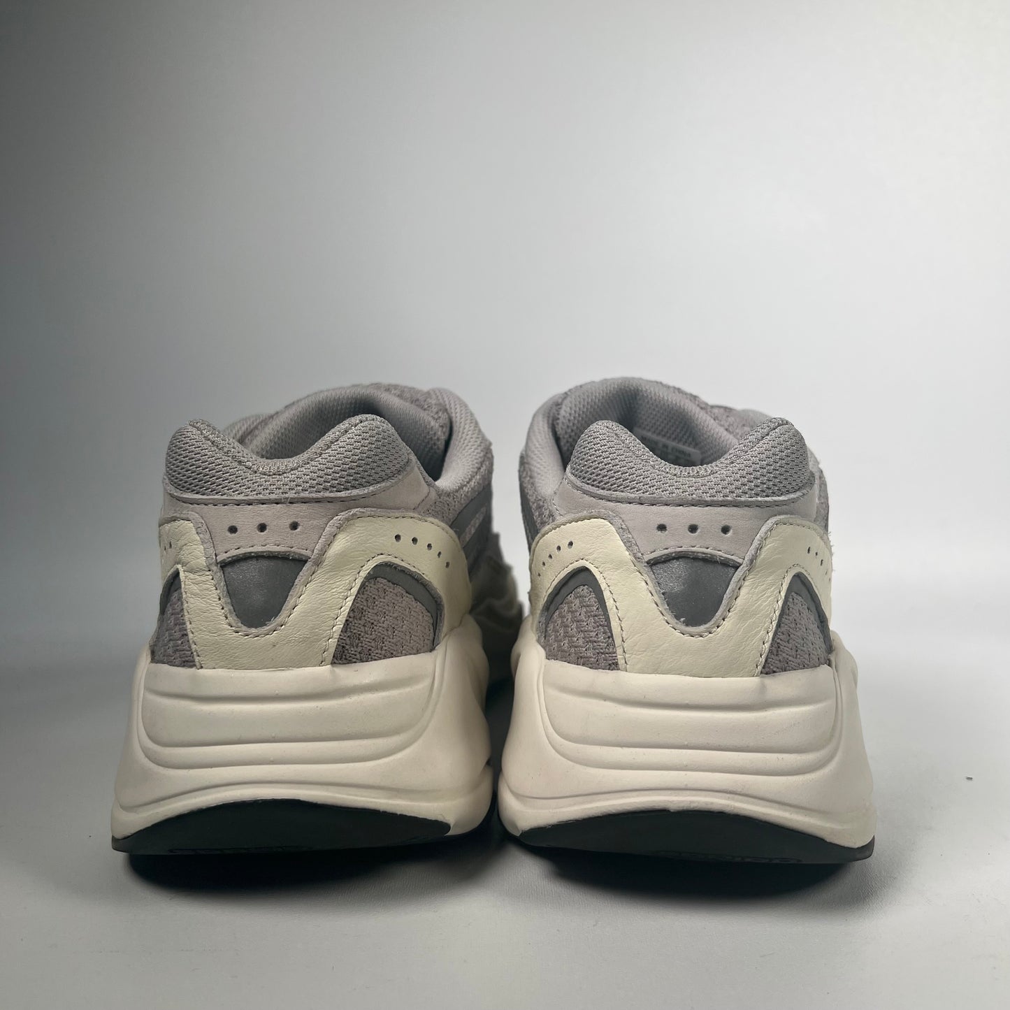 Adidas Yeezy Boost 700 Static (2018) Size 9 USED s18519