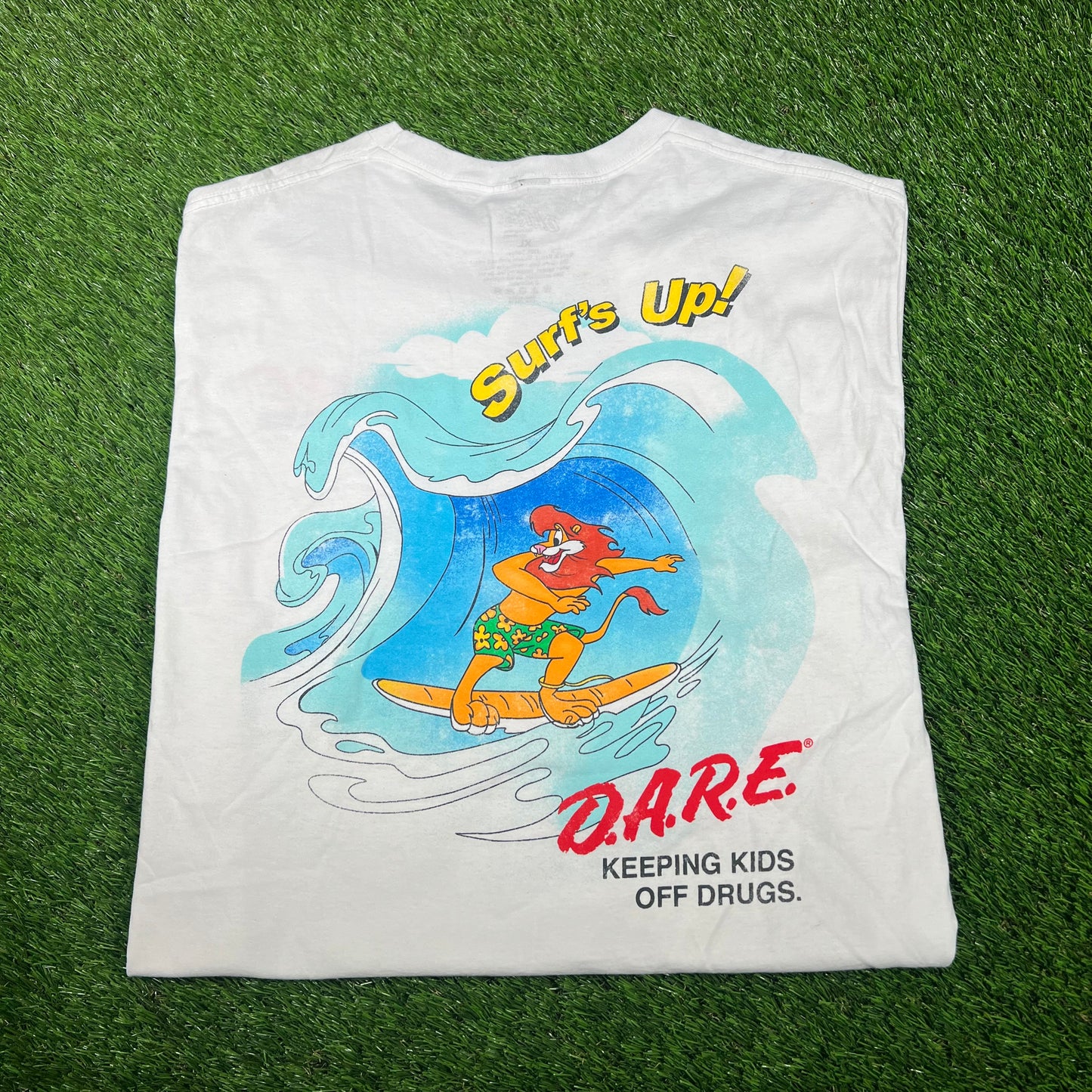 Dare Surfs Up Lion White Tee Size XL USED v17097