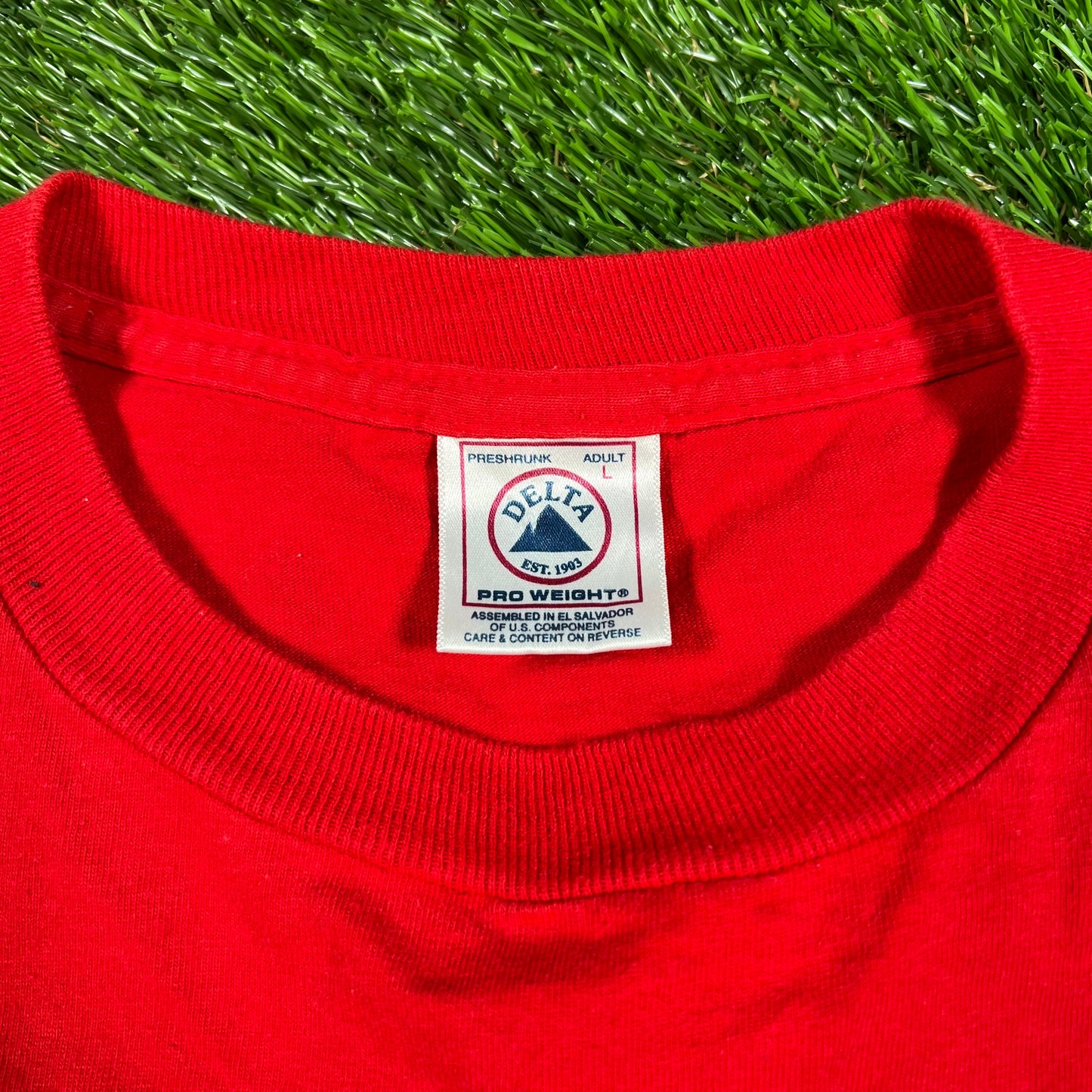 2001 Red Wings Stanley Cup Champs Red Tee Size Large USED v16673