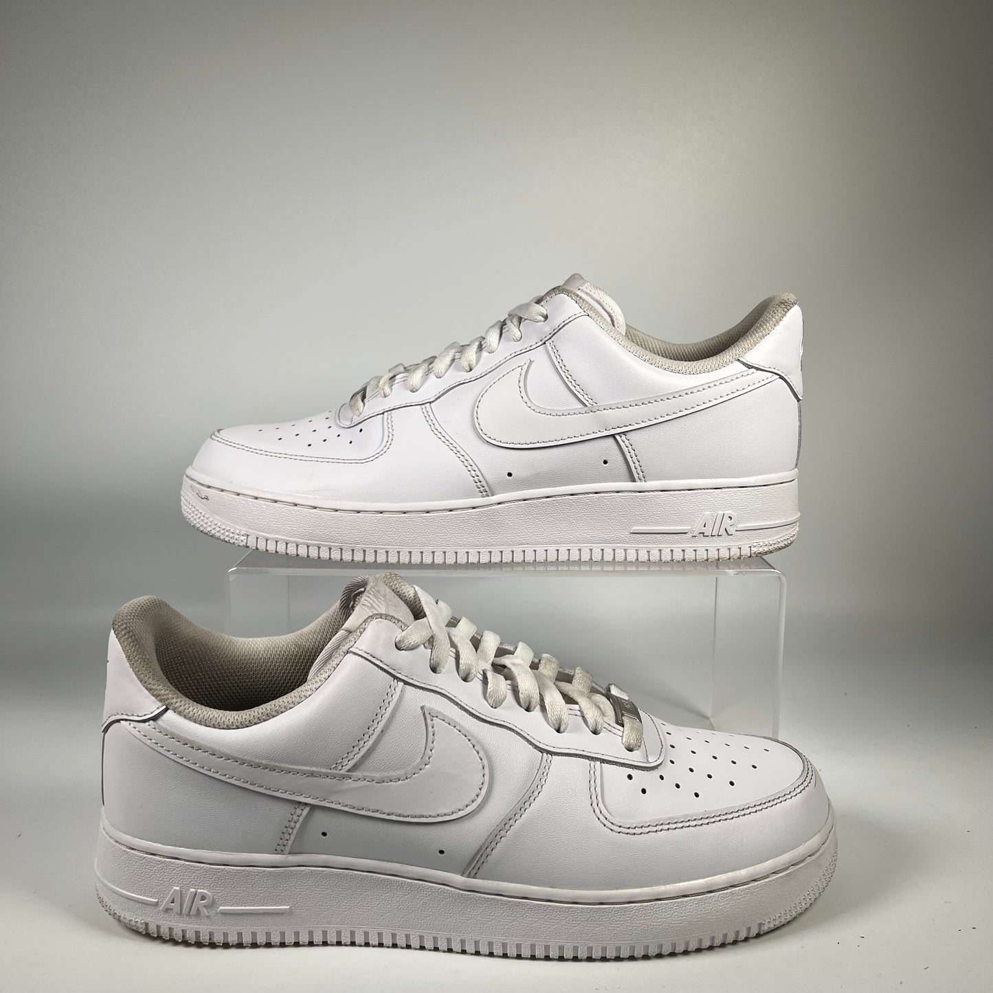 Nike Air Force White (2022) Size 11 USED S18910
