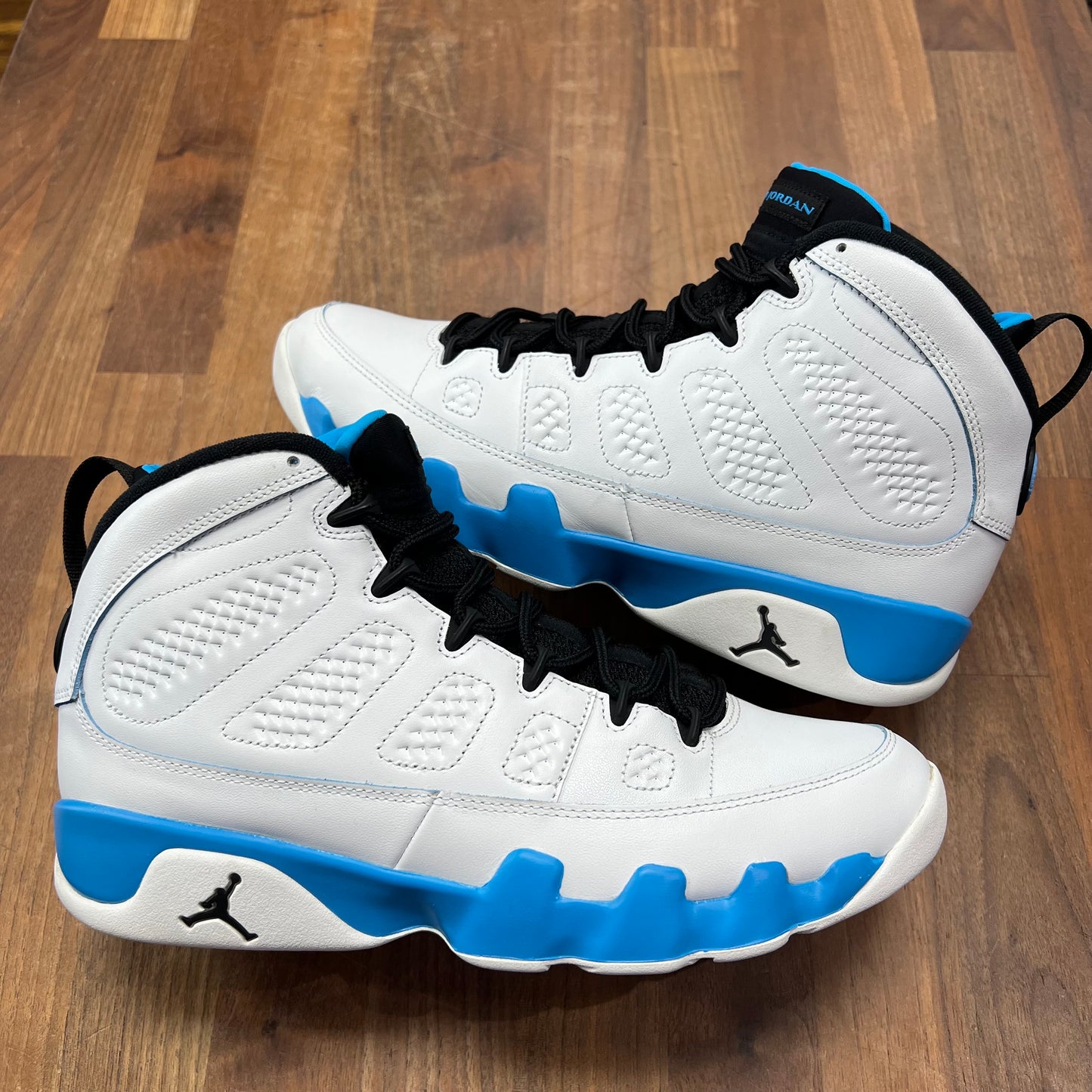 Jordan 9 Powder Blue 2024 Size 10.5 USED s16377