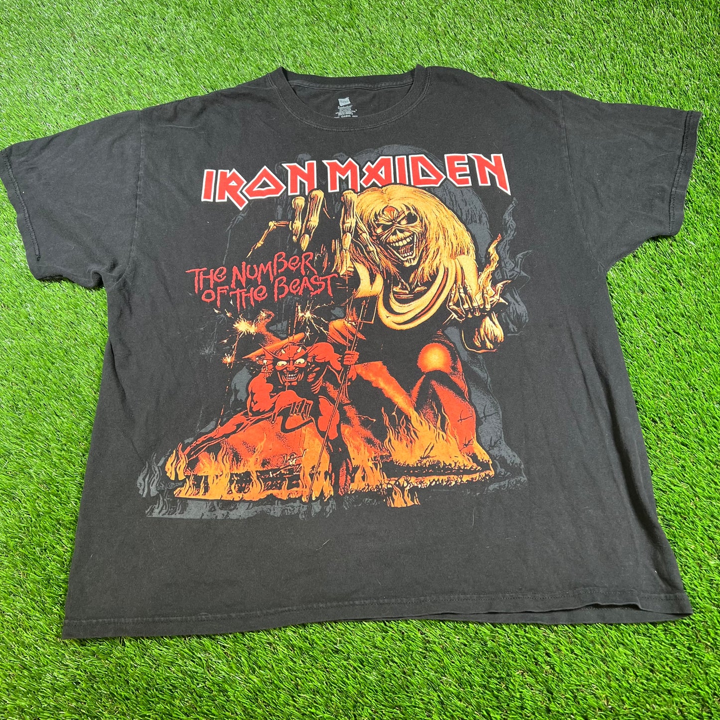Y2K Iron Maiden "The Number of the Beast" Black Tee Size XL USED v16689