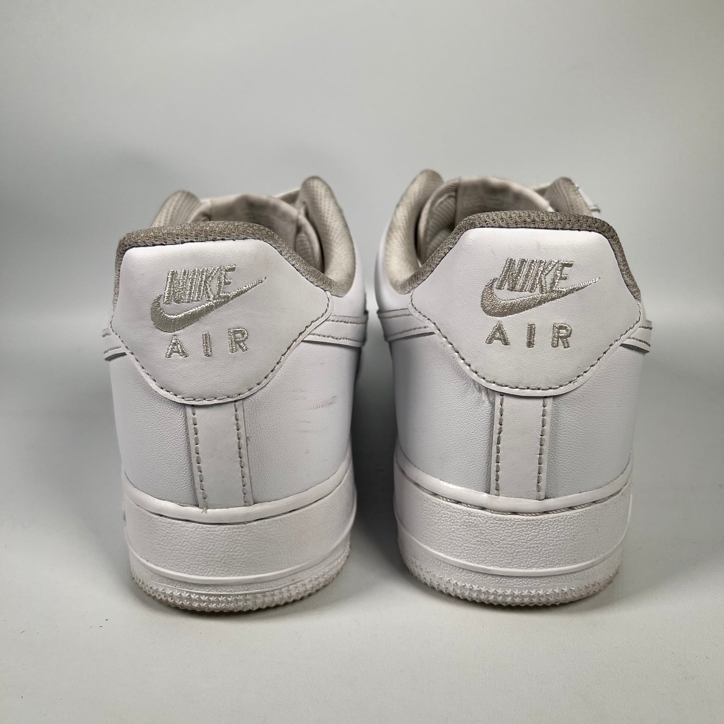 Nike Air Force White (2022) Size 11 USED S18910
