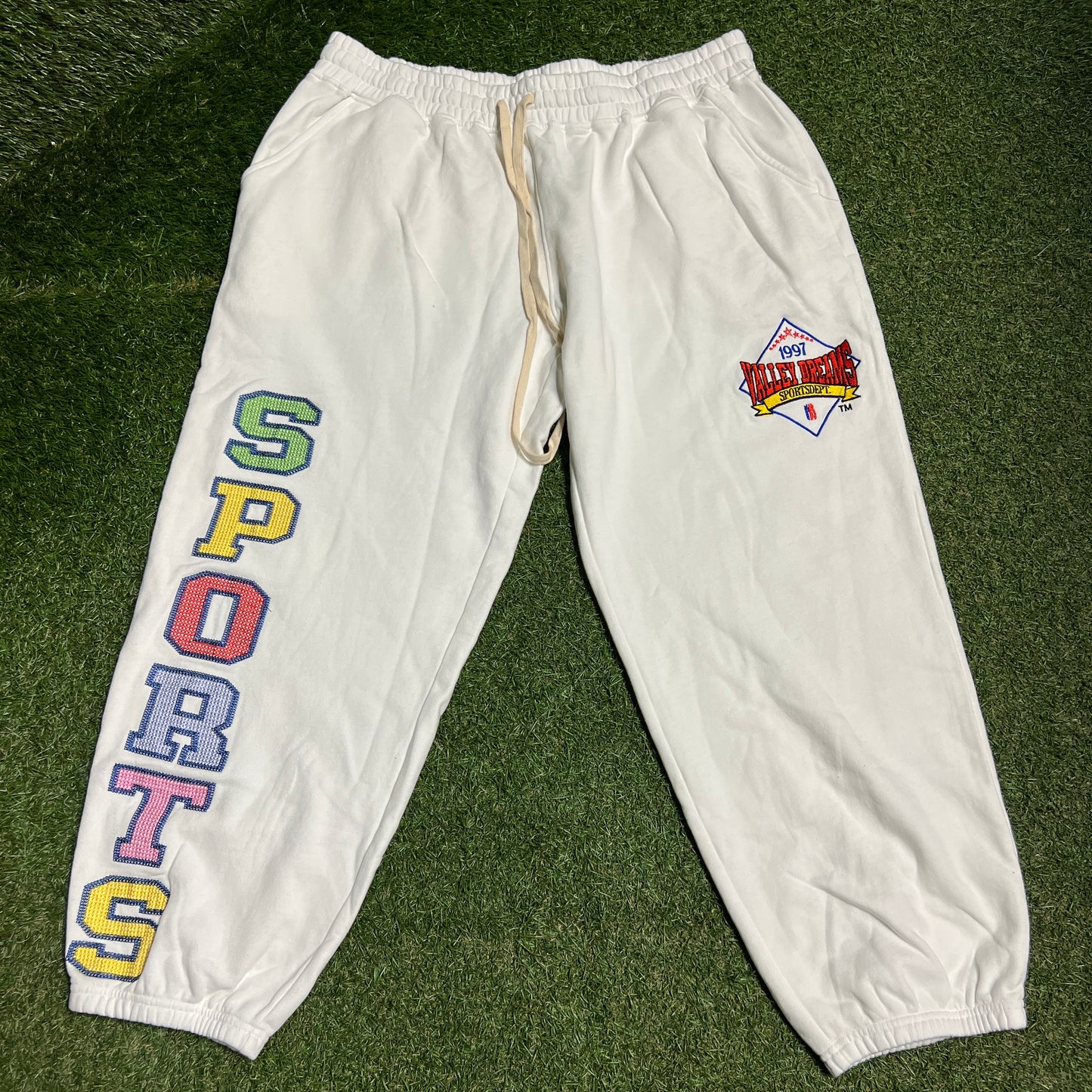 Vale Valley Dreams Sports Dept White Sweatpants Size XL USED x14140
