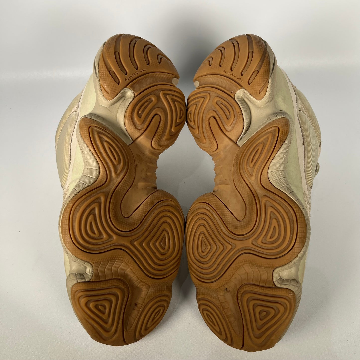 Yeezy 500 Bone (2019) Size 8.5 USED s17516