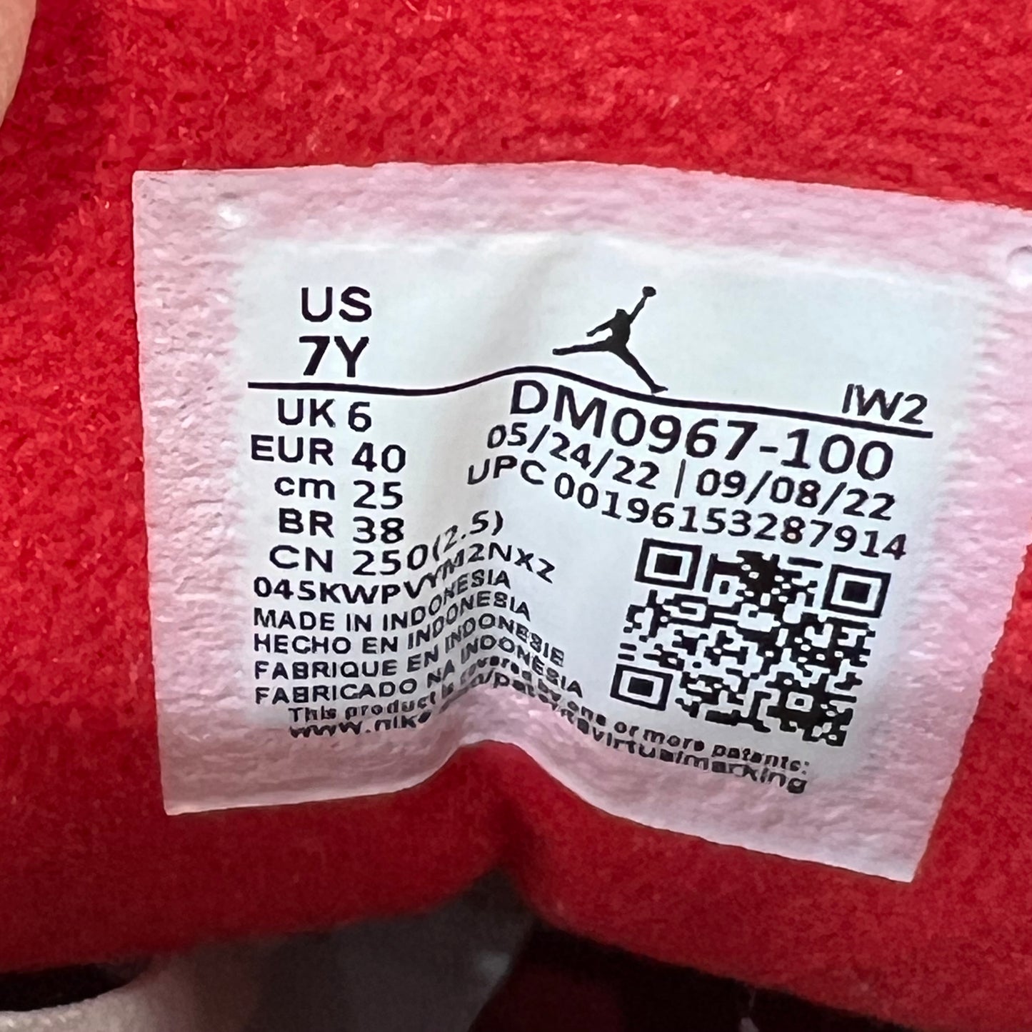 Jordan 3 White Cement Reimagined (2023) Size 7 USED s19572