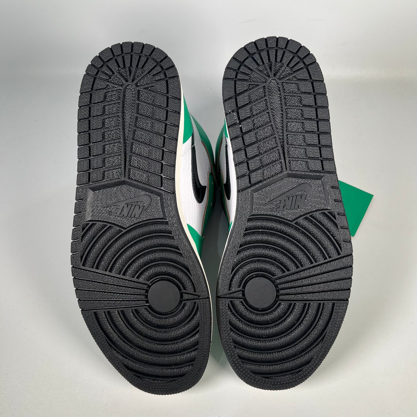 Jordan 1 High Lucky Green (2020) Size 9.5M/11W NEW s18282