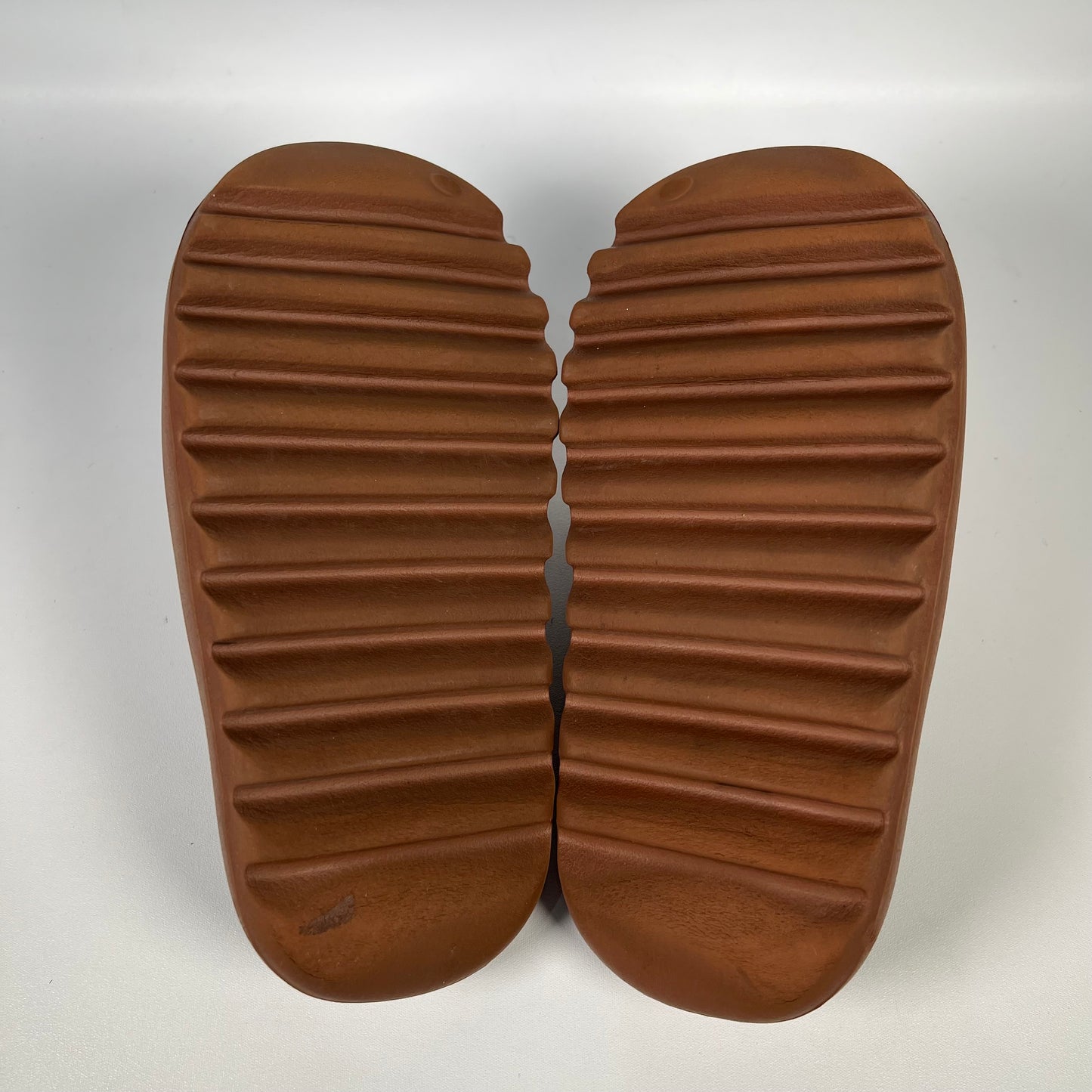 Yeezy Slide Flax (2024) Size 6 USED S18114