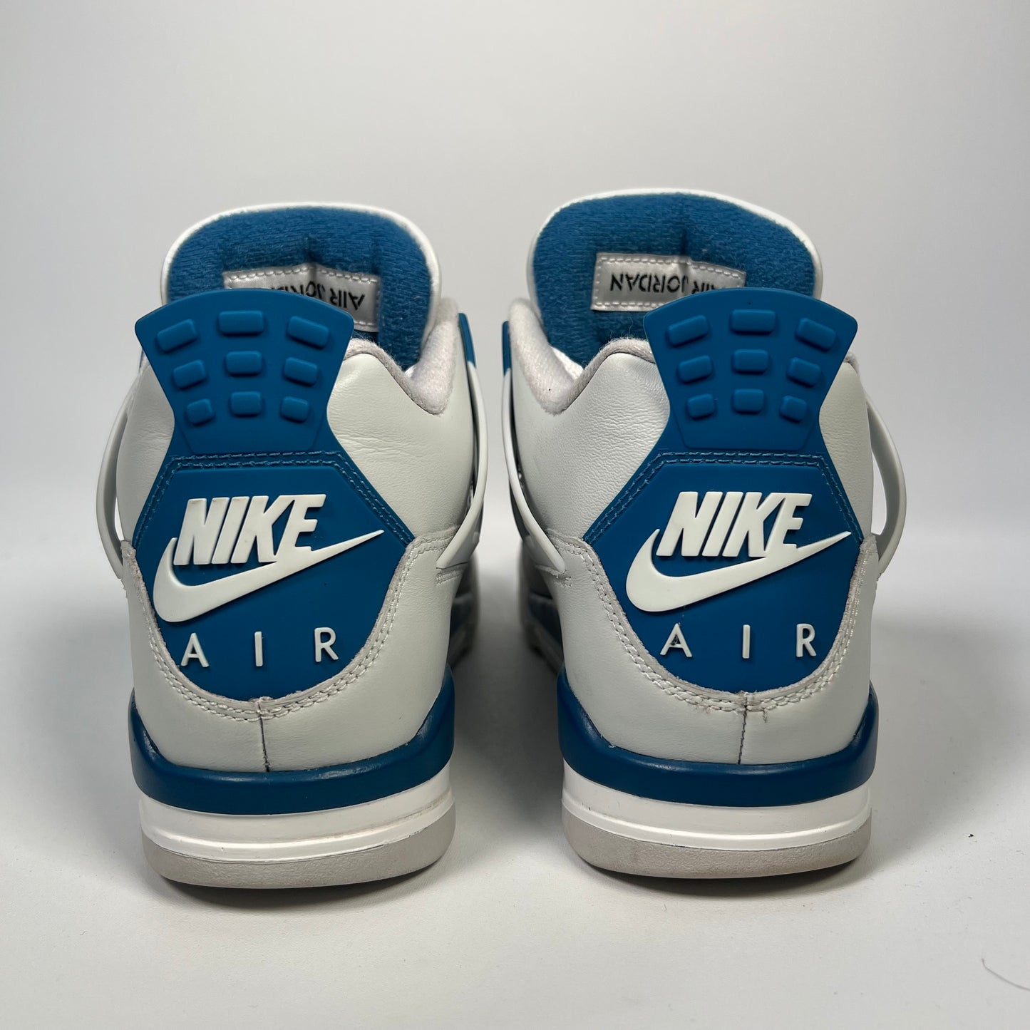 Jordan 4 Military Blue (2024) Size 8 USED s17595
