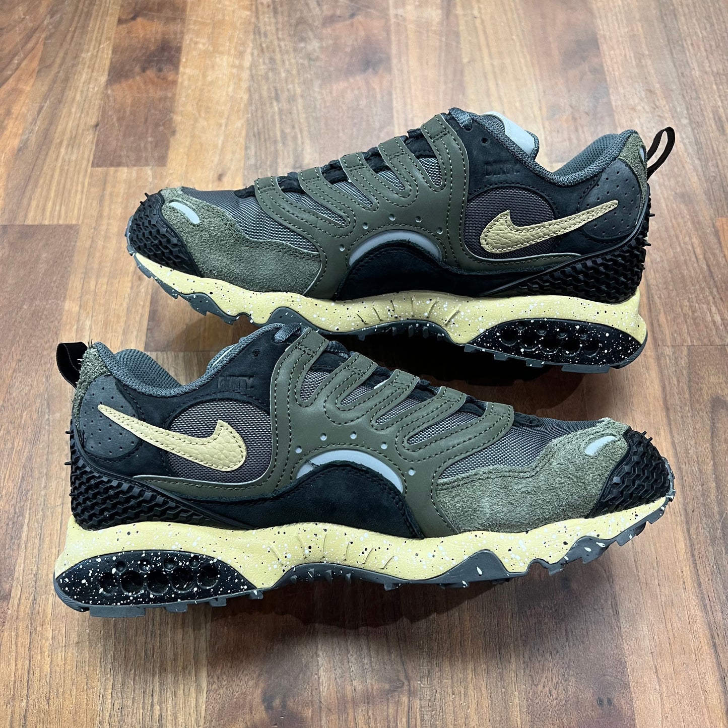 Nike Air Terra Humara Undefeated Cargo Khaki Size 9 USED s16234