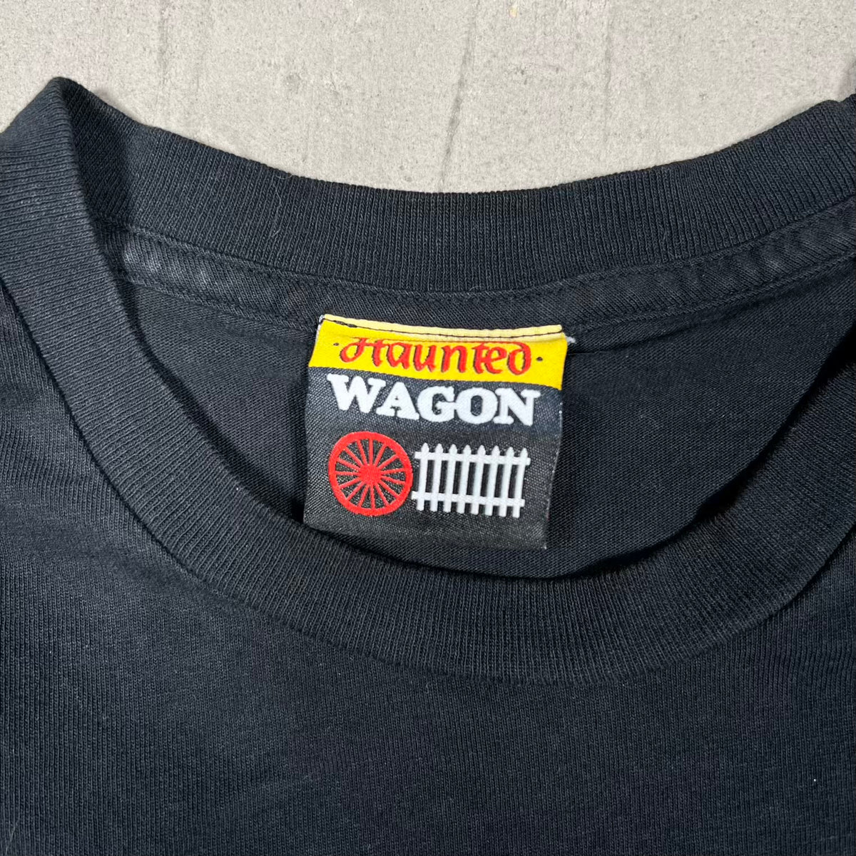 Online Ceramics Haunted Wagon Witch Black Longsleeve Size Medium USED x18563