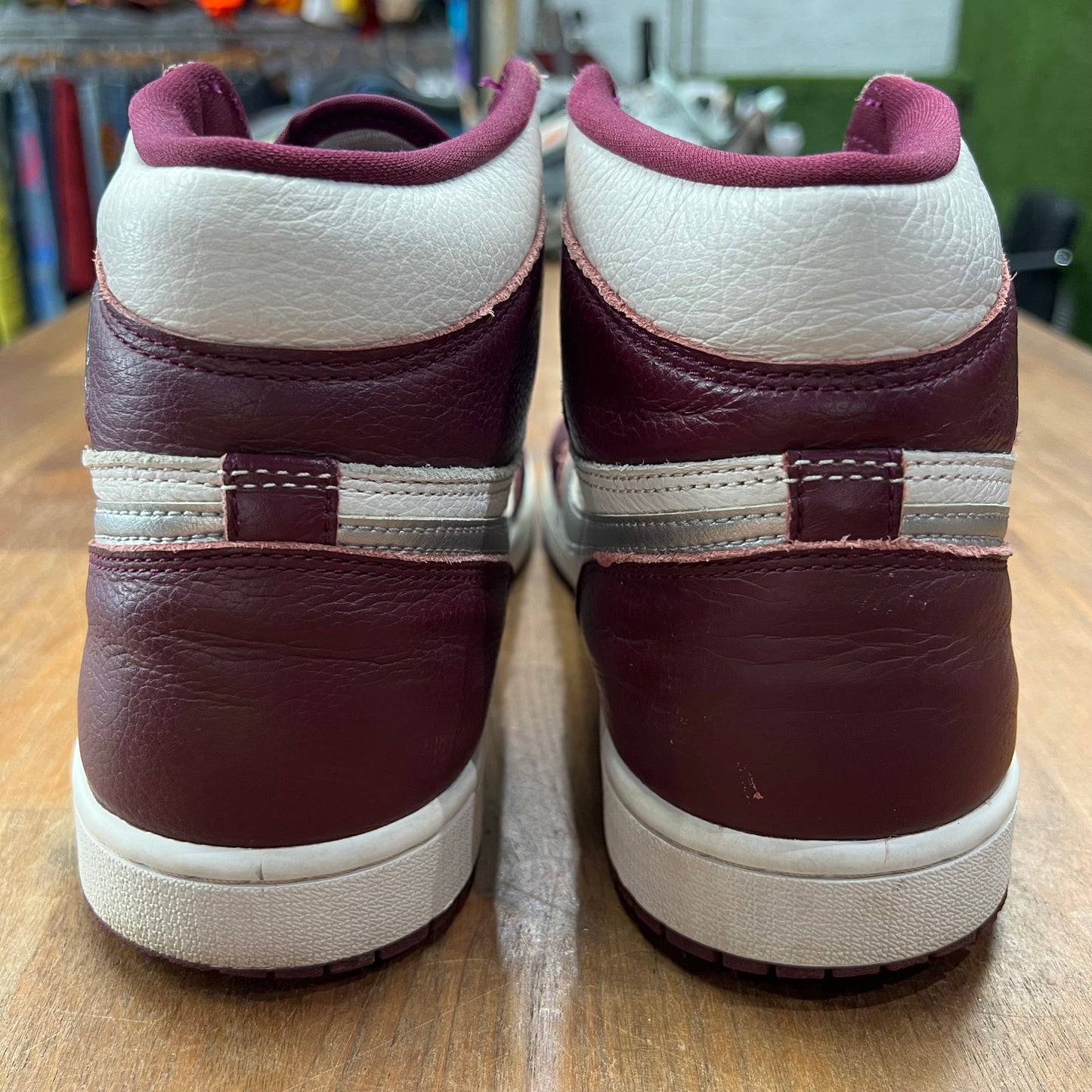 Jordan 1 Bordeaux Size 10 USED s17302
