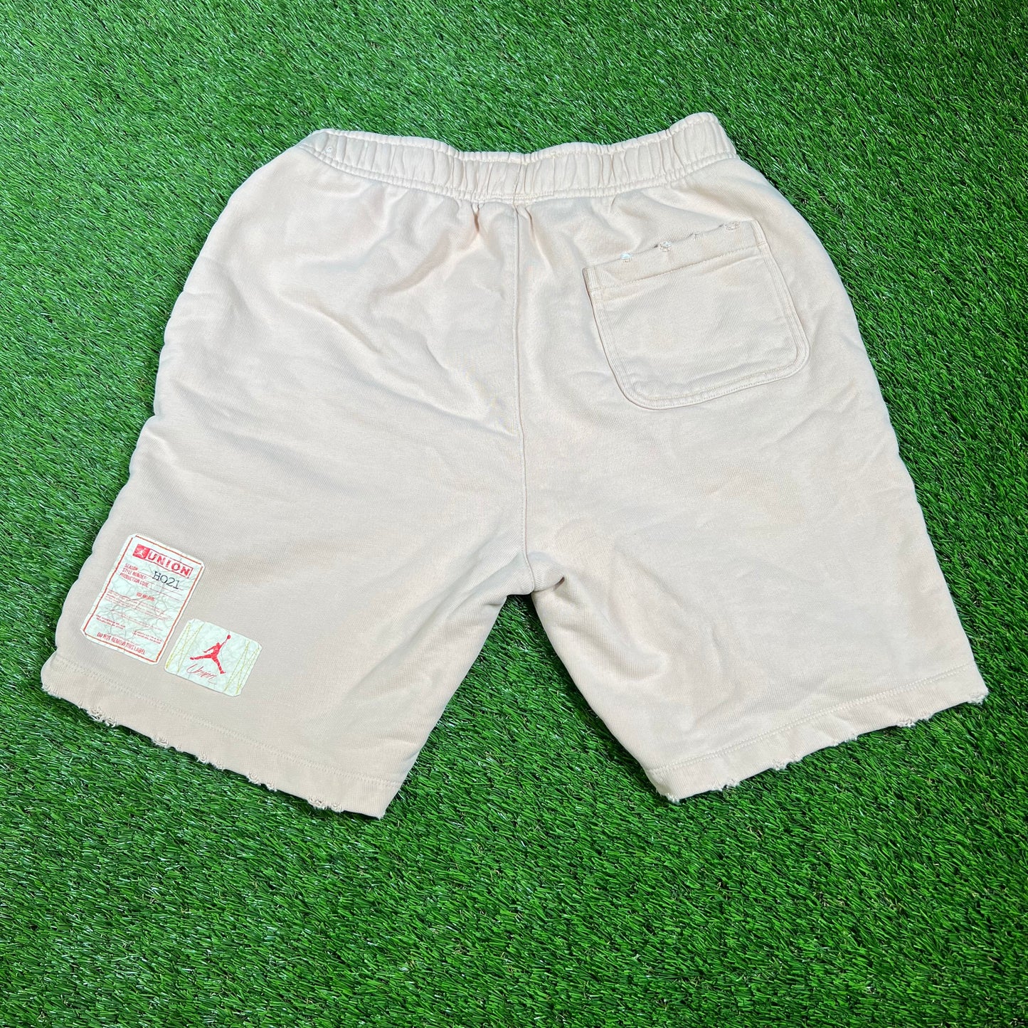 Jordan x Union Cream Sweat Shorts Size Medium USED x14311
