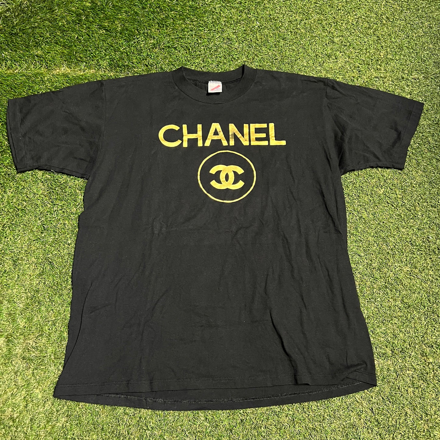 1990s Bootleg Chanel Gold Logo Jerzee Tag Black Tee Size XL USED v16056