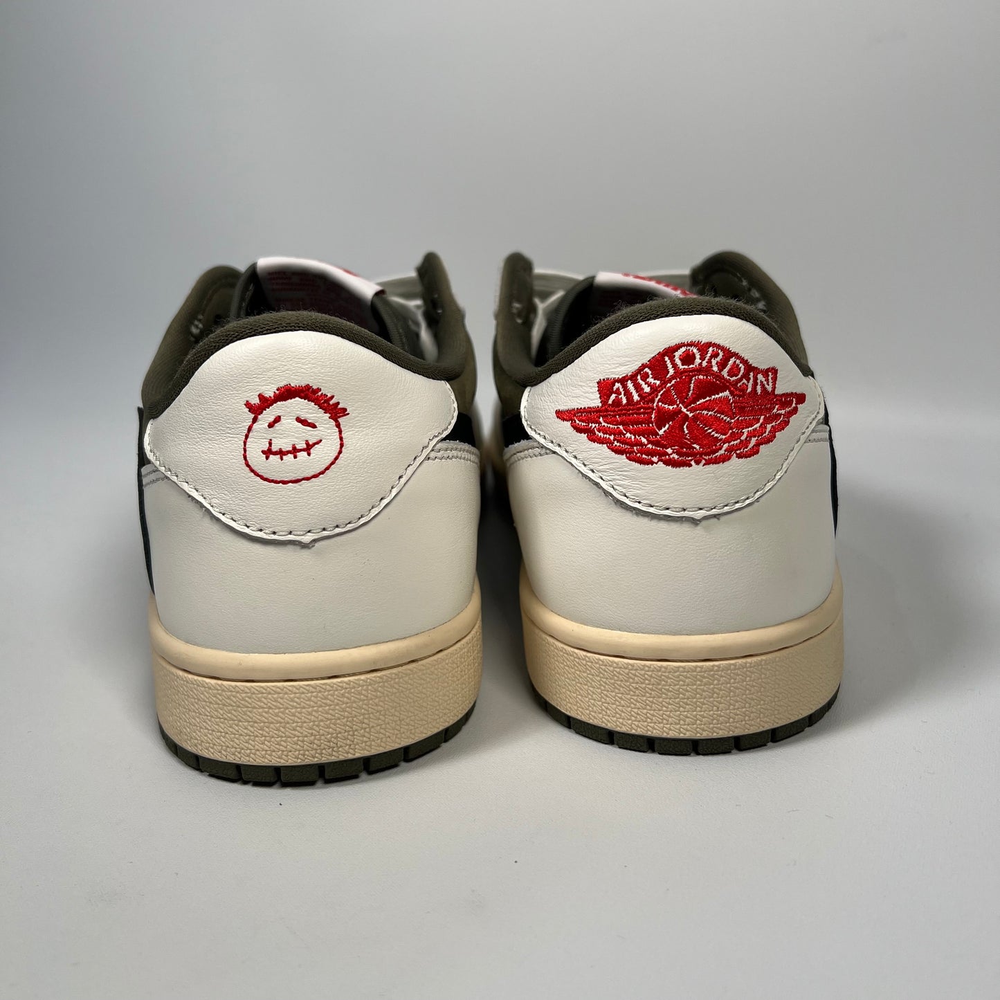 Jordan 1 Low Travis Scott Medium Olive (2024) Size 10 USED s17648