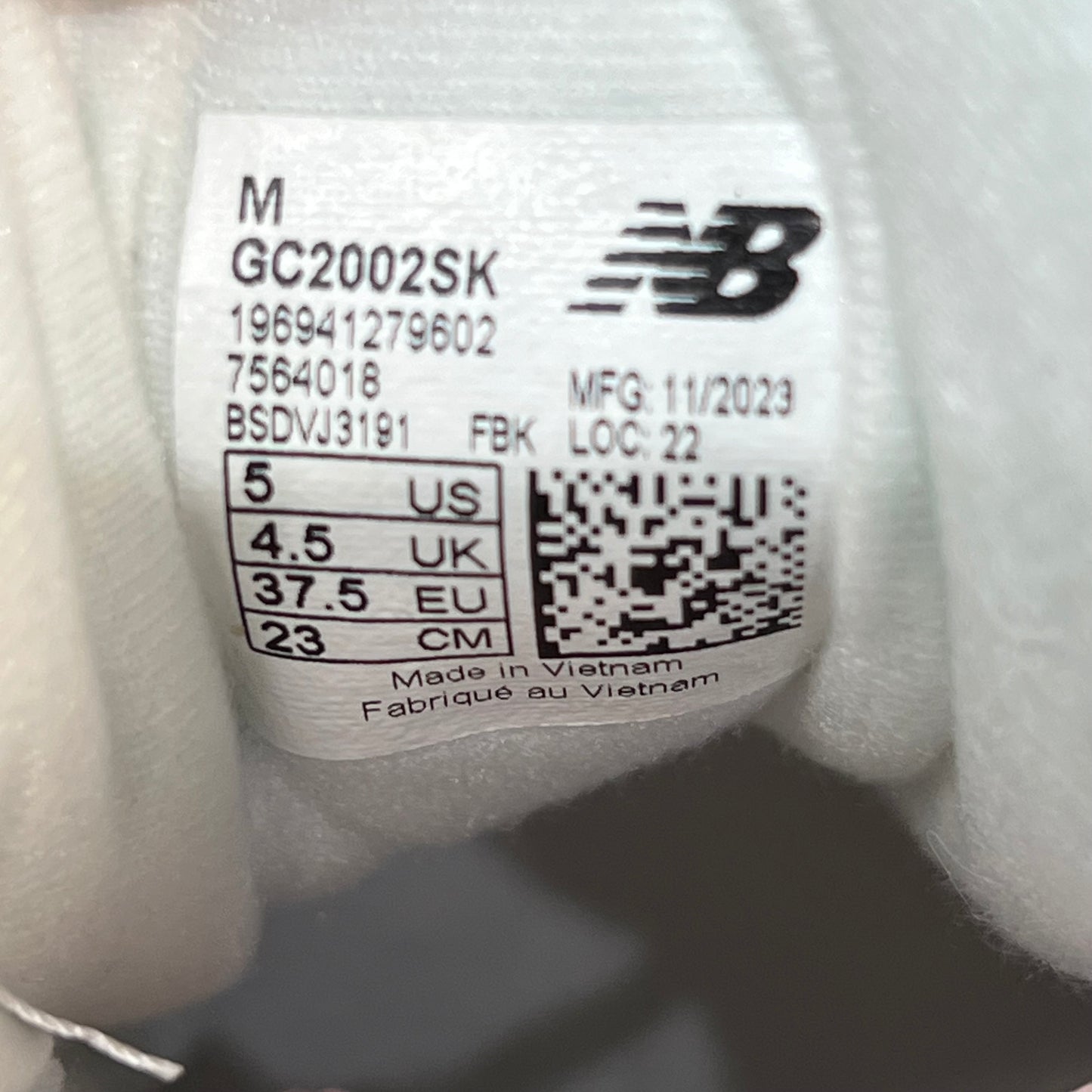 New balance 2002r pink sand Size 5 NEW s11991