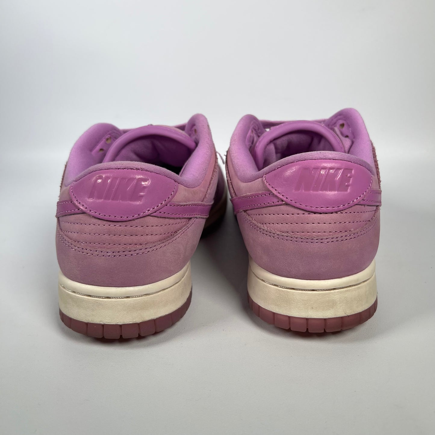 Nike Dunk Low Rush Fuchsia (2023) Size 7m / 8.5w USED s17853