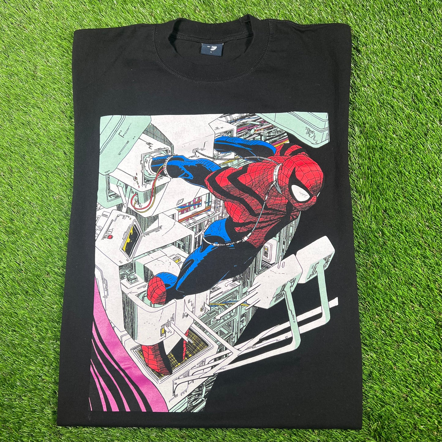 Mask and Disguise M.A.D. Marvel "Spiderman" Black Tee Size Large USED v17081