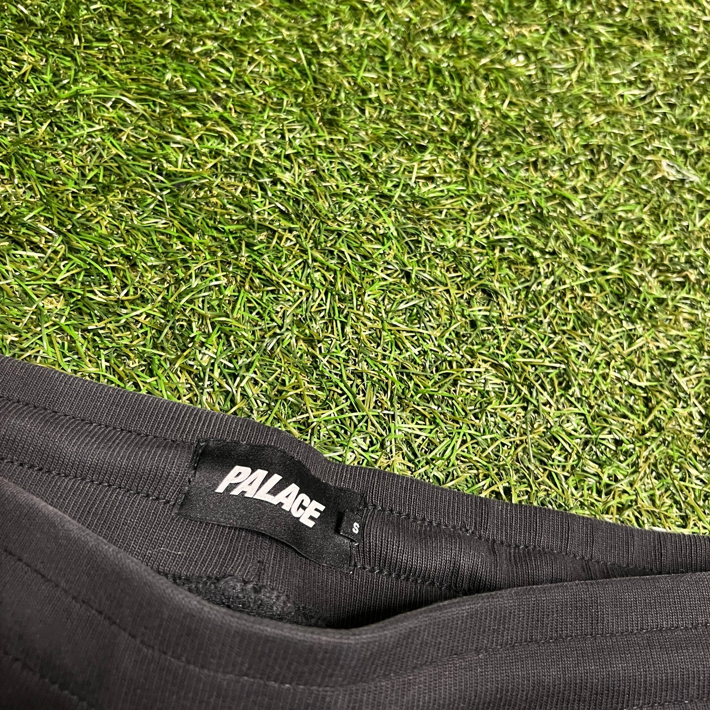Palace Embroidered Logo Black Sweatpants Size Small USED x14080