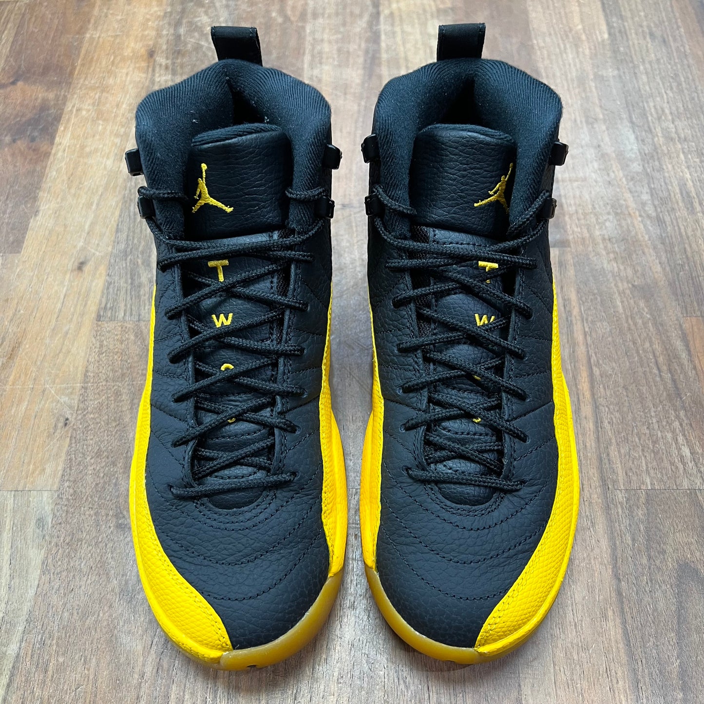 Jordan 12 Black University Gold Size 6.5y USED s16947