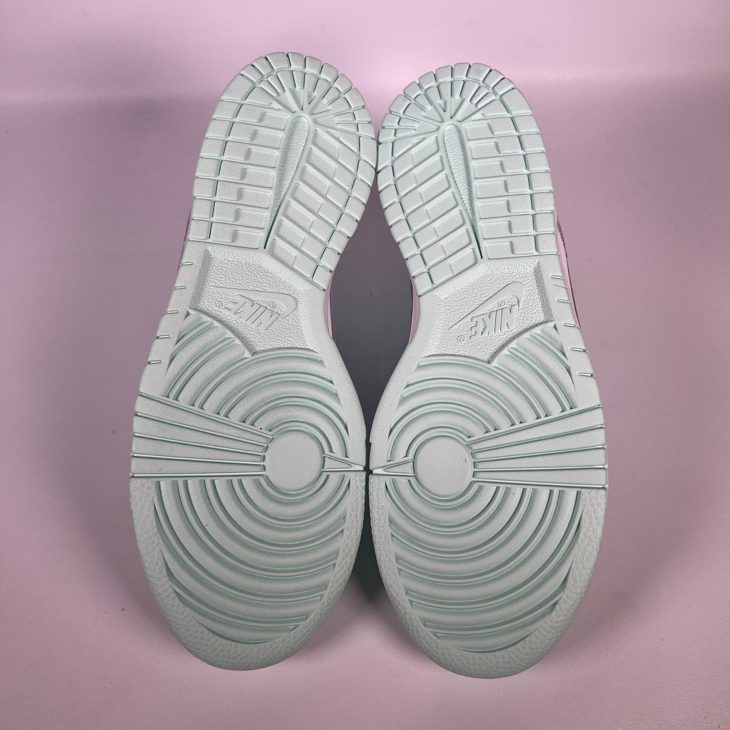 Nike Dunk Low Mint Foam (2024) Size 6.5y NEW s17791