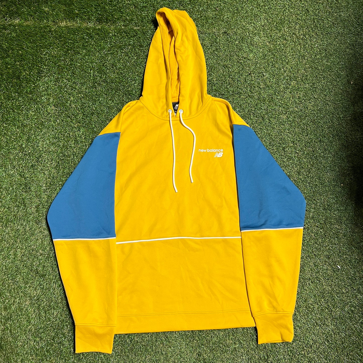 New Balance Blue Sleeves Yellow Hoodie Size Medium NEW v16026