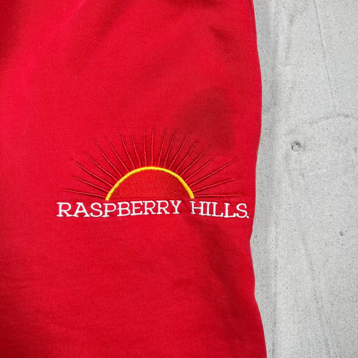 GV Gallery Raspberry Hills Casamigos Red Sweatpants Size Small USED x18957