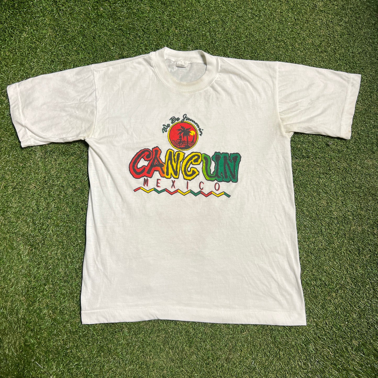 1990s Cancun Mexico White Tee Size Large USED v16123