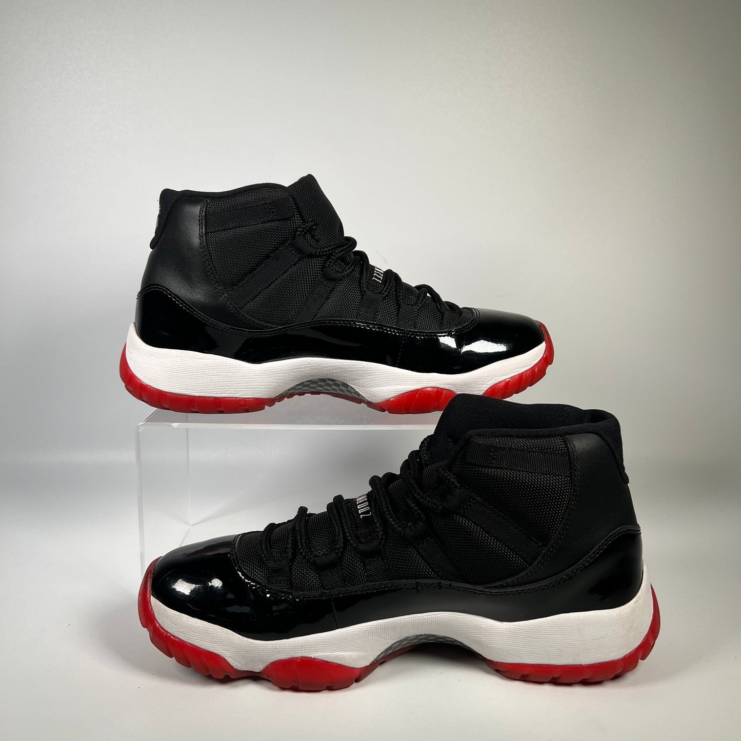 Jordan 11 Playoffs CDP (2008) Size 9.5 USED s17706