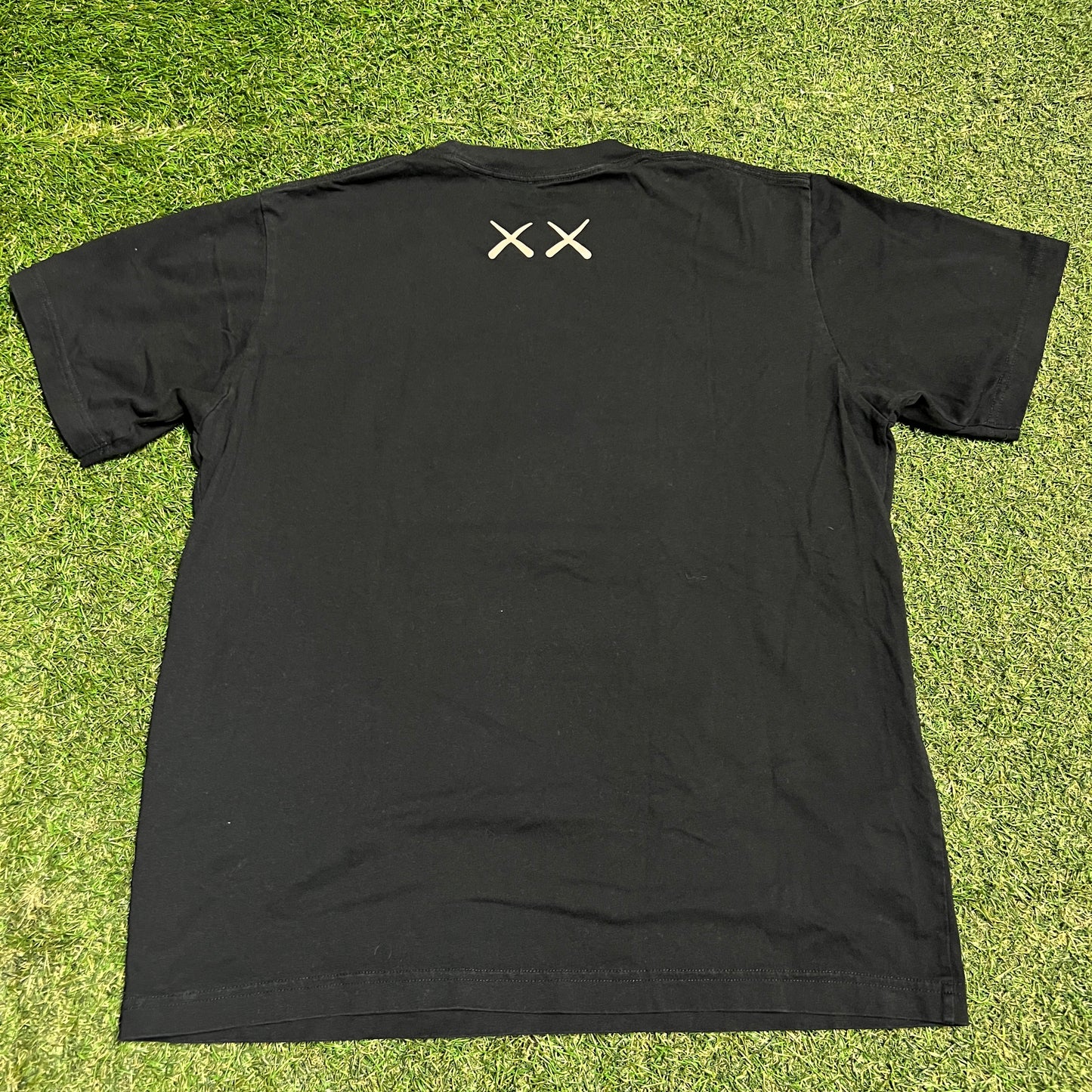 Uniqlo X Kaws Companion Figures Black Tee Size Medium USED x14211