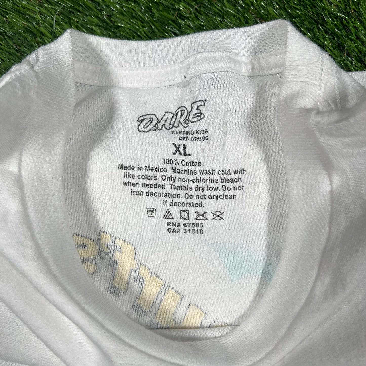 Dare Surfs Up Lion White Tee Size XL USED v17097
