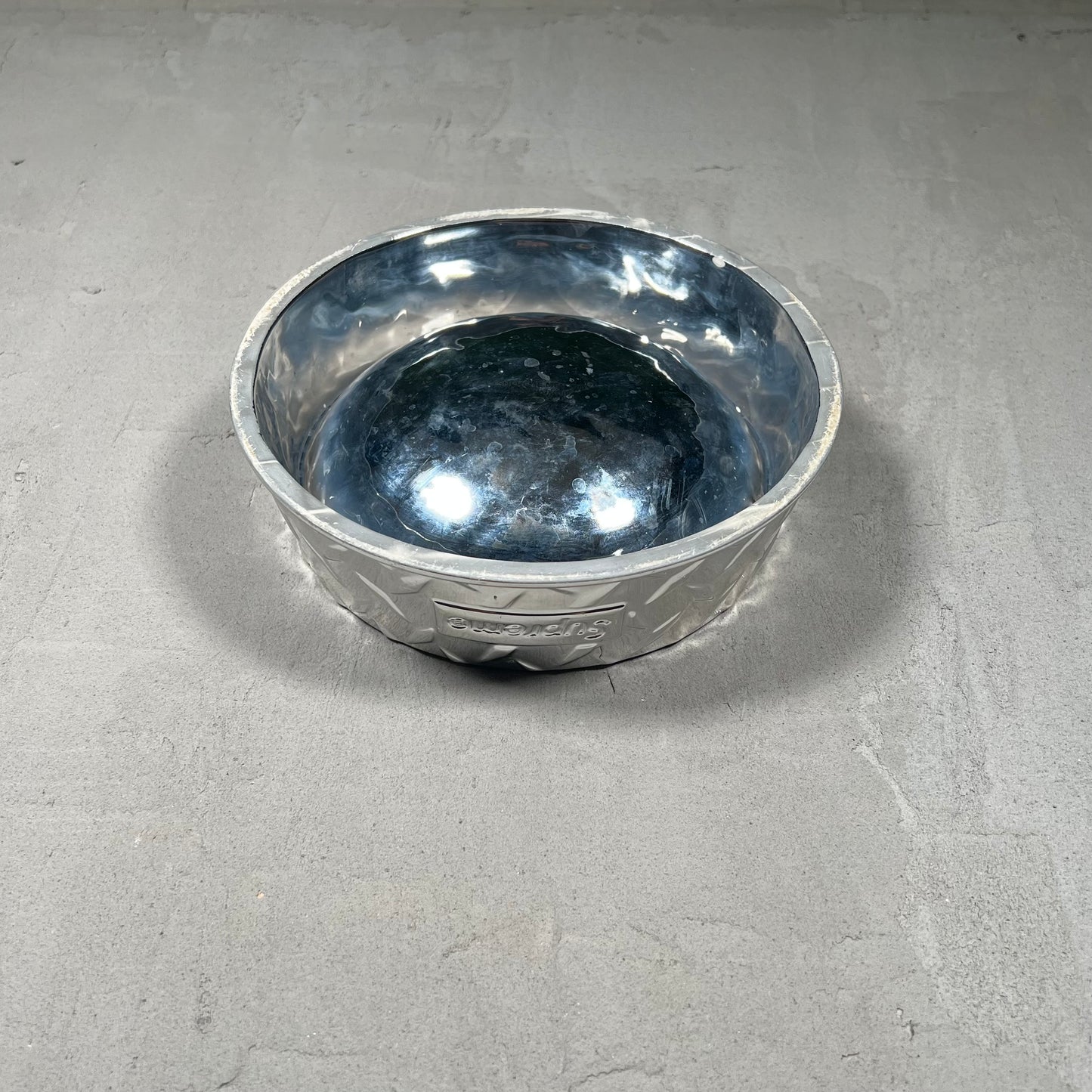 Supreme Silver Diamond Plate Dog Bowl USED x16271