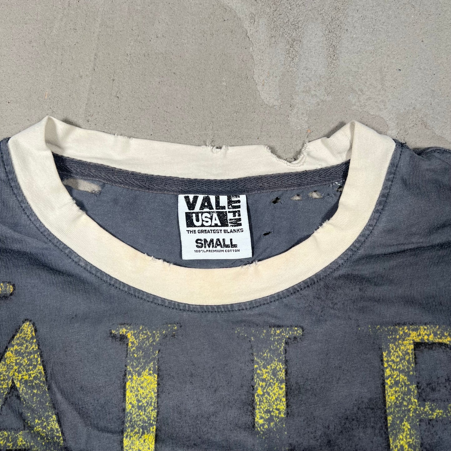 Vale Forever Vale 13-69 Grey/Tan Longsleeve Size Small USED x17373